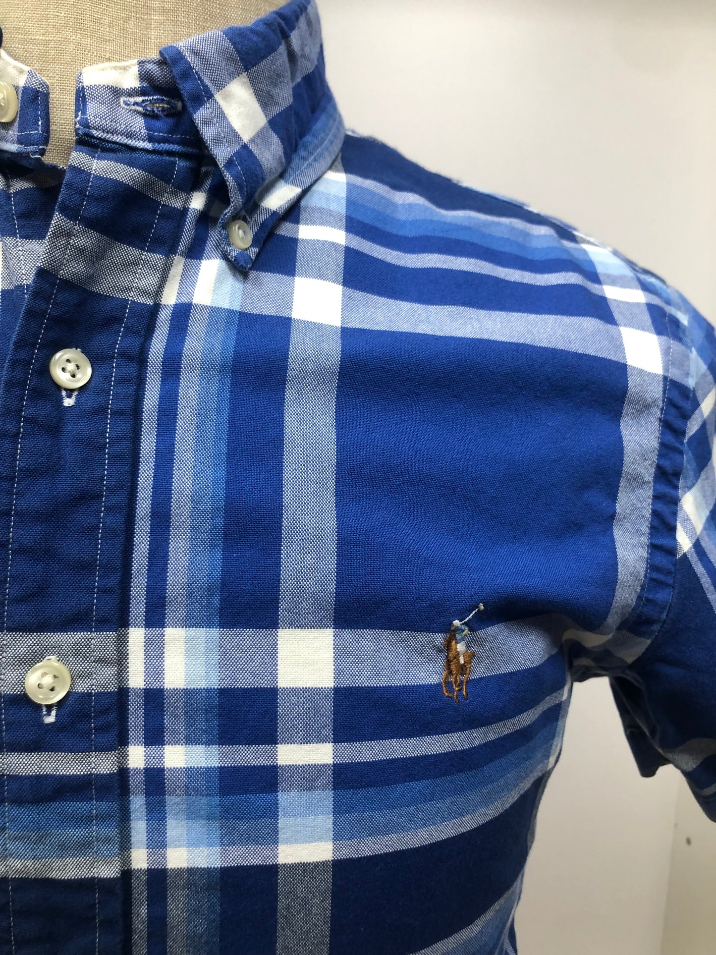 Camisa Polo Ralph Lauren 🏇🏼 Oxford con patron de cuadros tartán azul, celeste y blanco Talla M Entalle Slim Fit