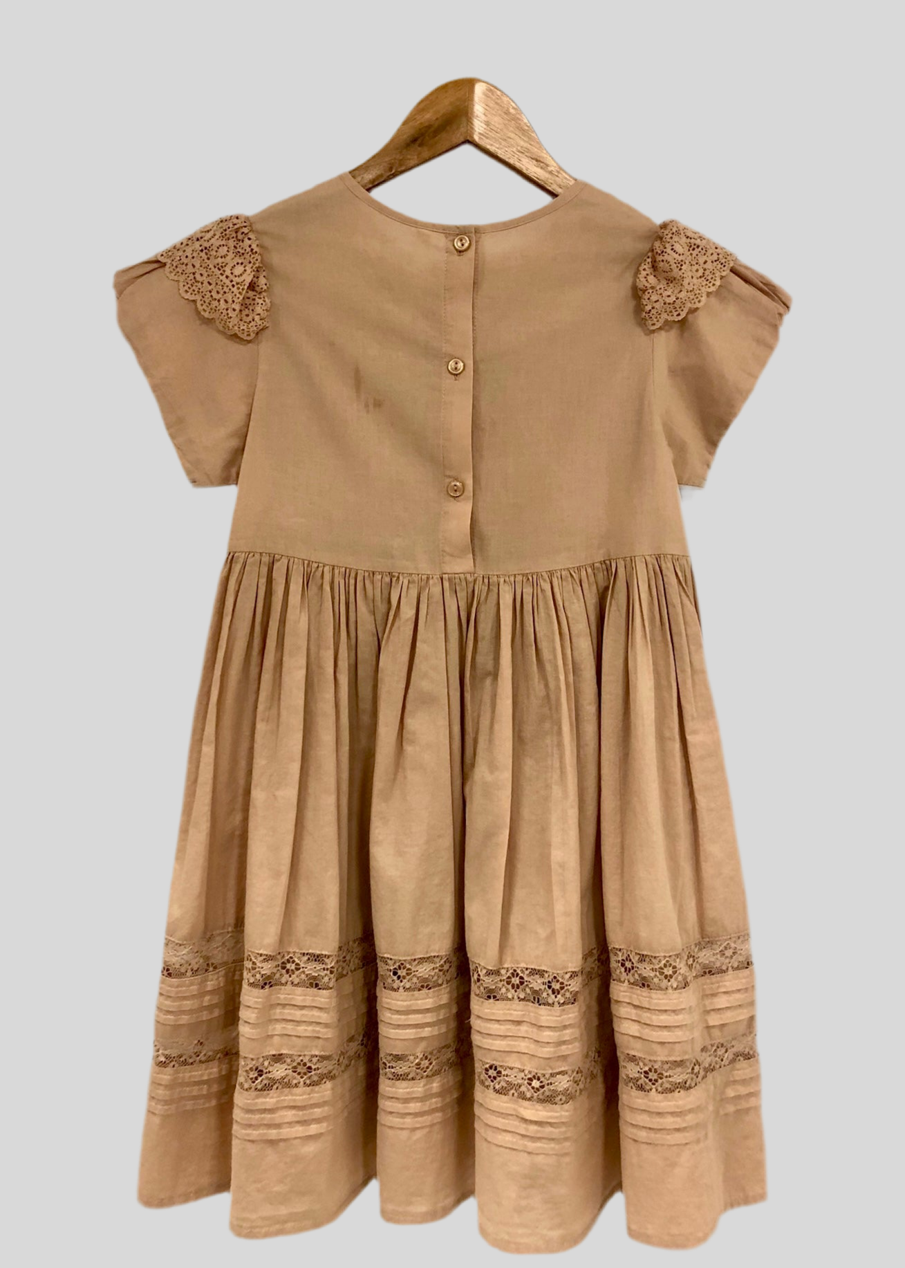 Vestido de niña Europeo Noralee ⭐️ Color beige con body Talla 8