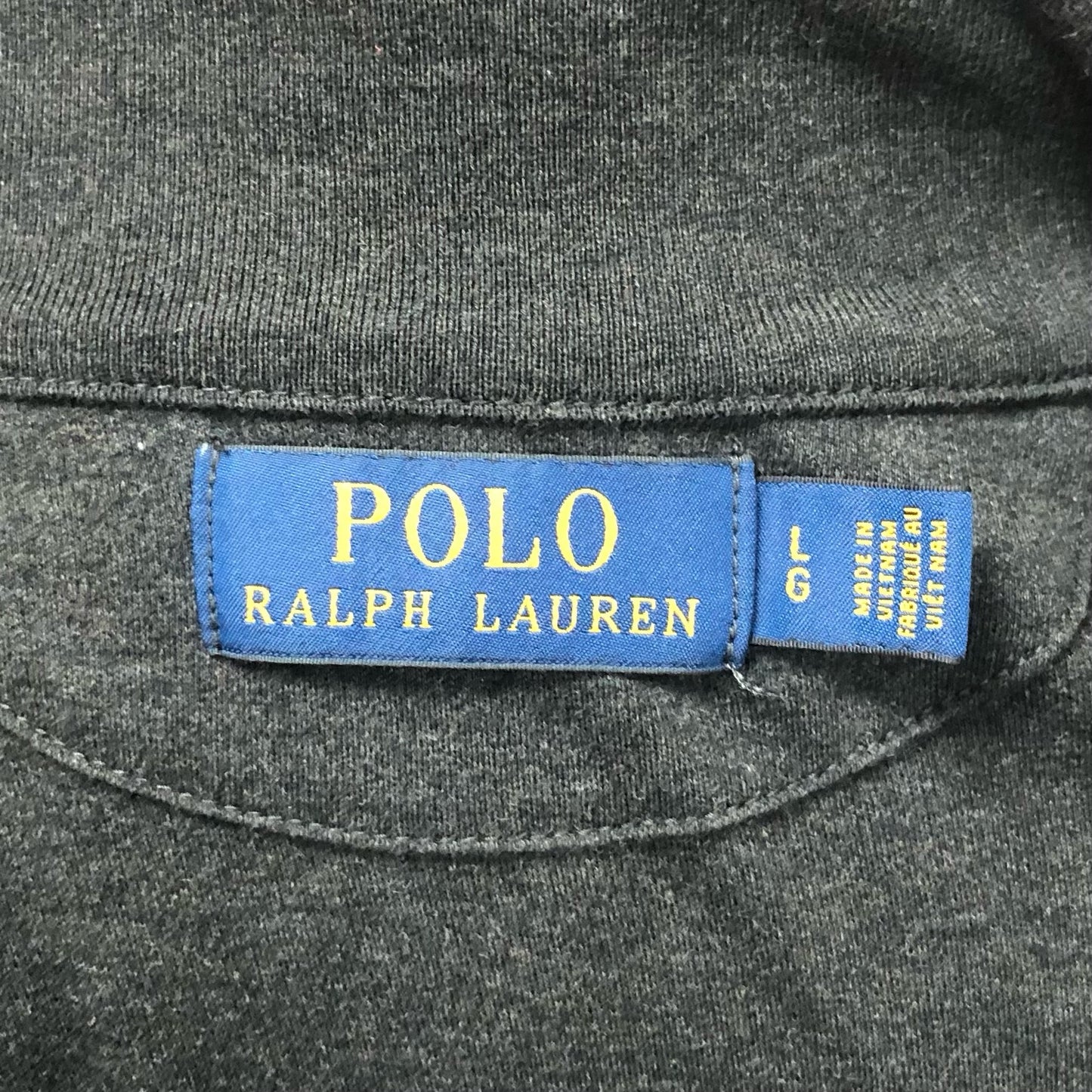 Sueter Jersey Polo Ralph Lauren 🏇🏼 color gris oscuro con logo en rojo Talla L (ver descripción)
