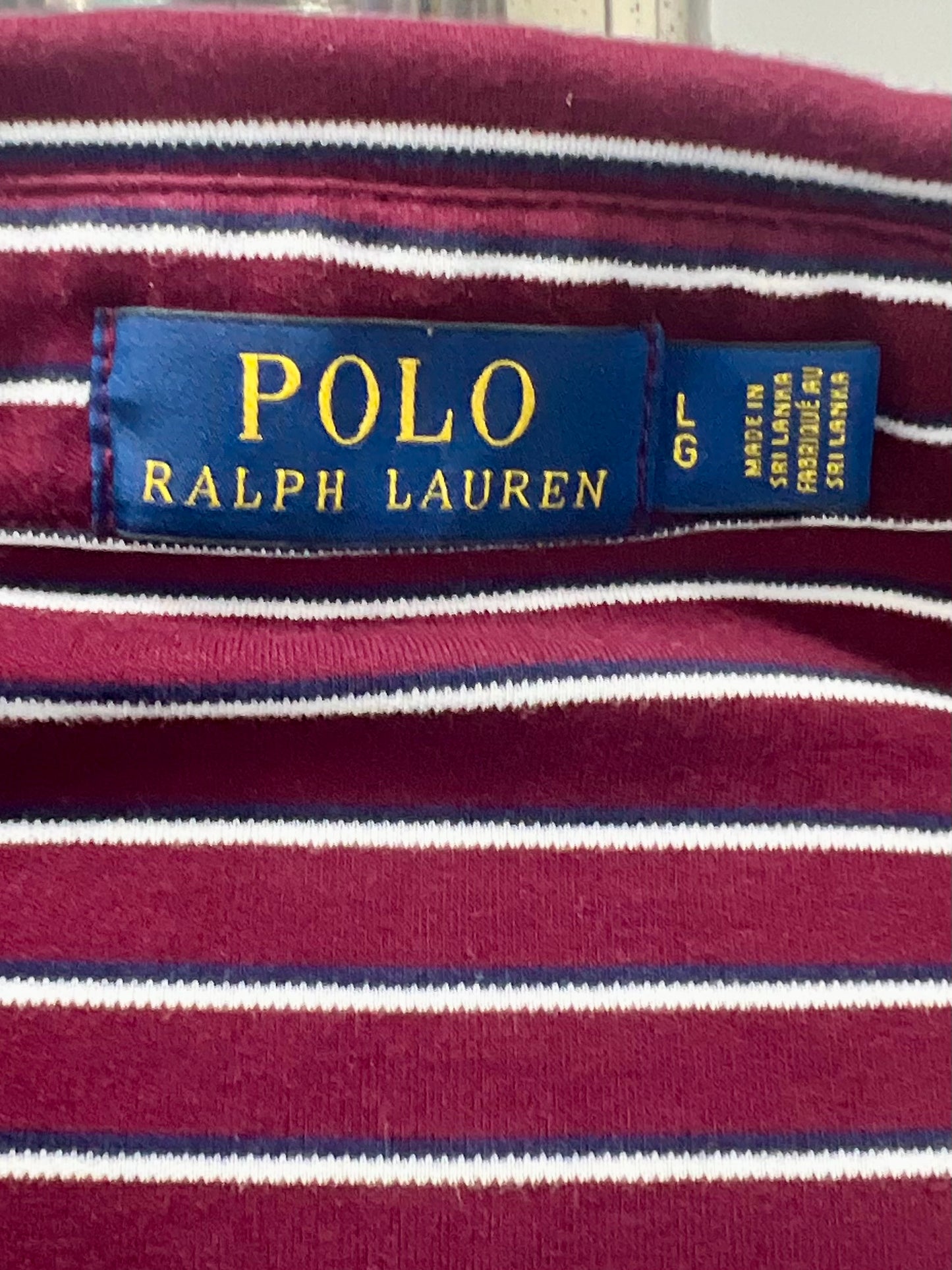 Camiseta Polo Ralph Lauren 🏇🏼 color rojo oscuro con rayas color negro y blanco Talla L Entalle Regular