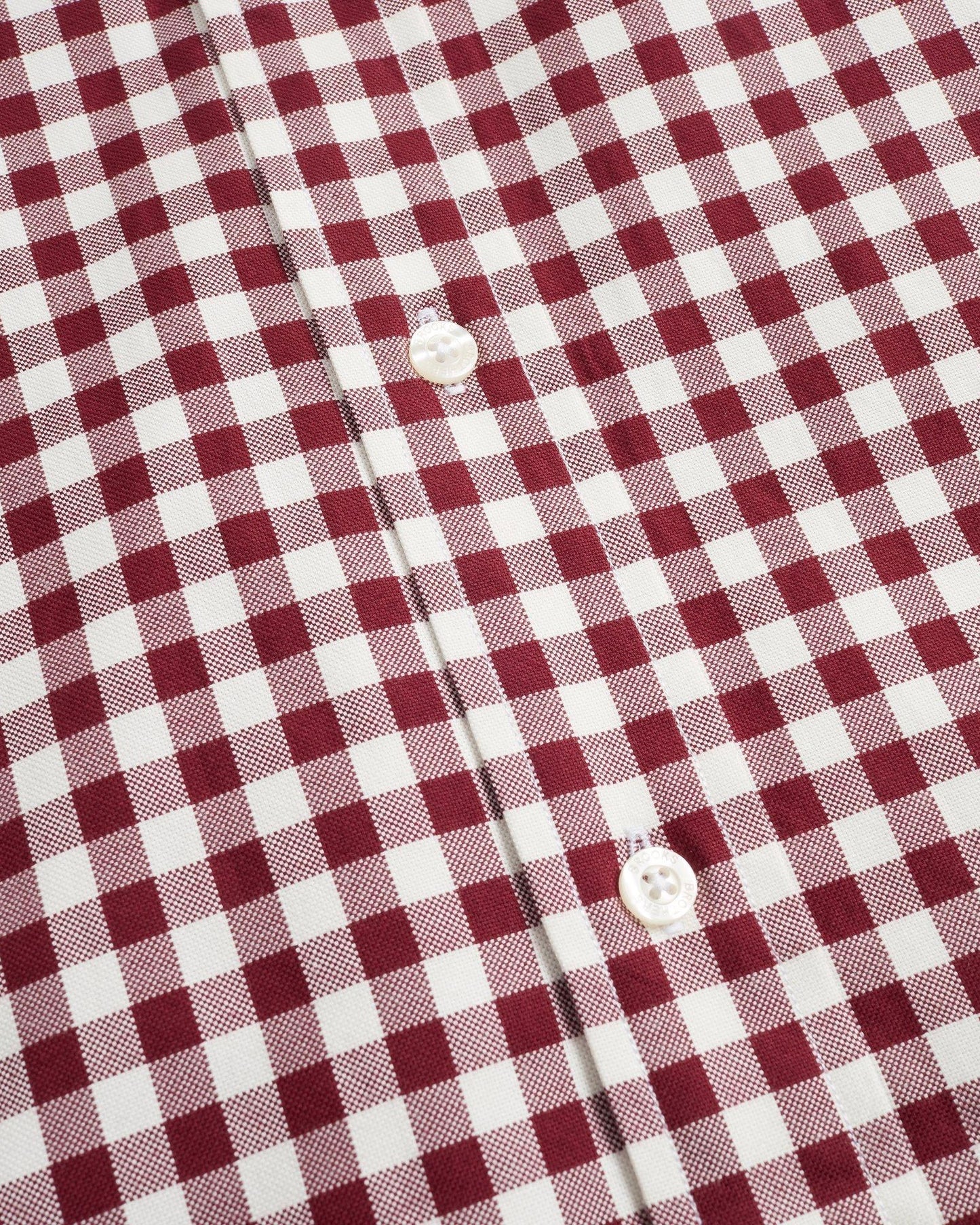 Camisa Brooks Brothers 🐑 color blanco con patrón de cuadros gingham en rojo oscuro Talla XXL Entalle Regular