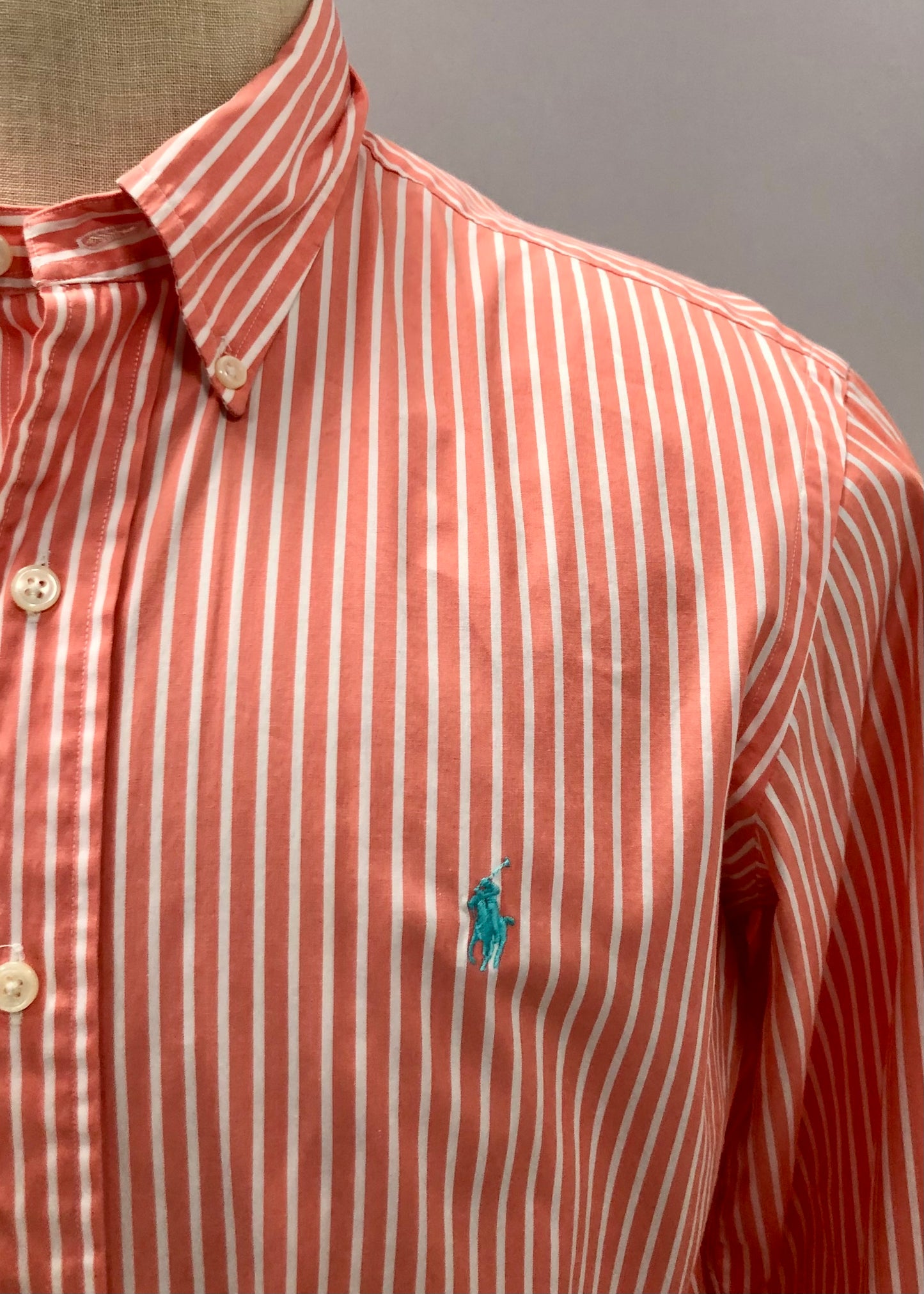 Camisa Polo Ralph Lauren 🏇🏼 con patron de rayas en color naranja y blanco Talla M Entalle Custom Fit