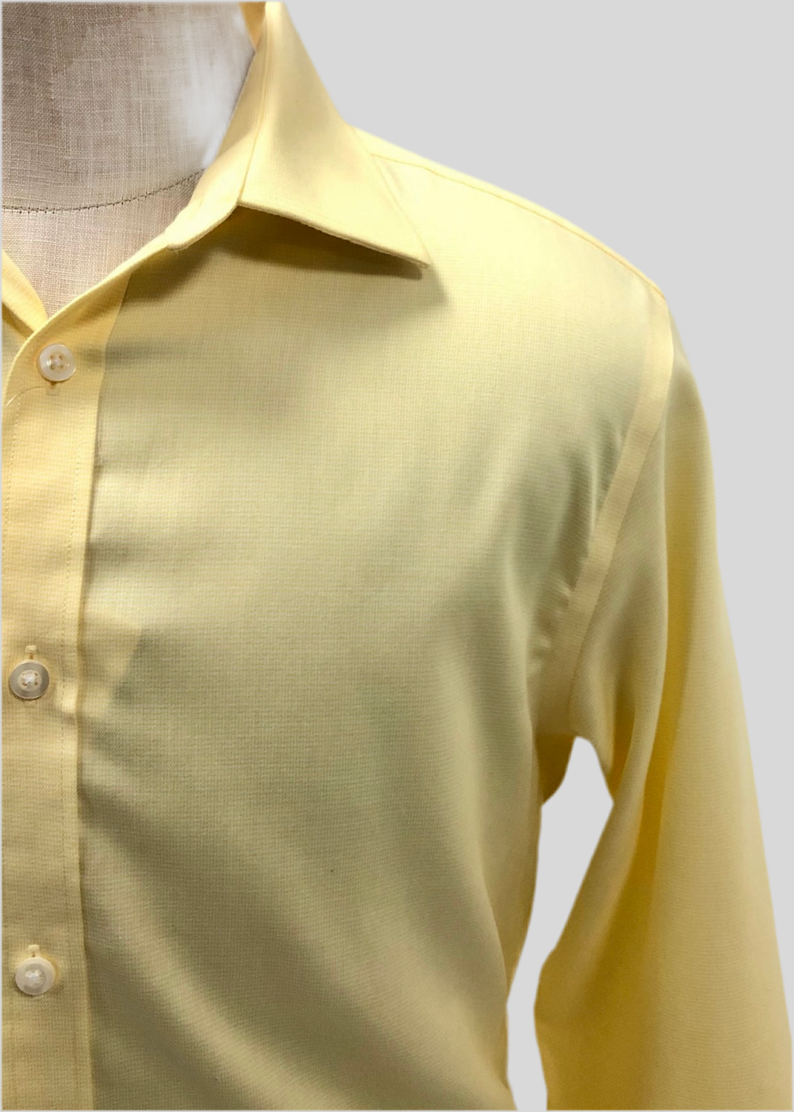 Camisa de botones Michael Kors 🇺🇸 color amarillo claro Talla M Entalle Regular