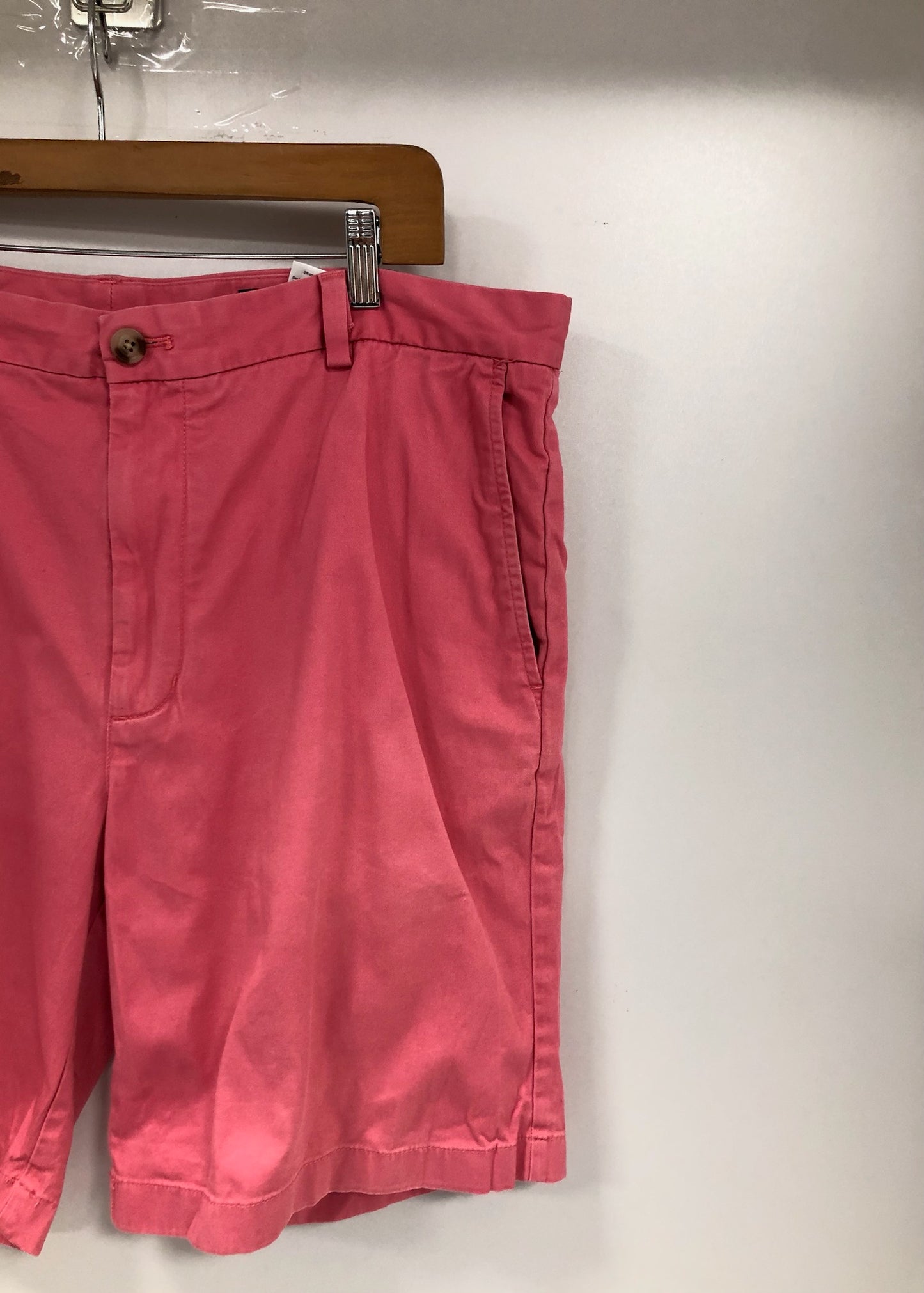 Short Casual Vineyard Vines 🐳 color rosado magenta talla 38