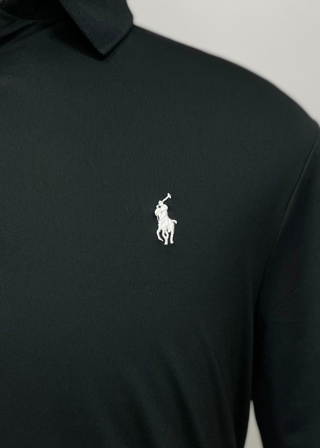 Camiseta Polo Ralph Lauren 🏇🏼 Tela performance color negro Talla M Entalle Clásico