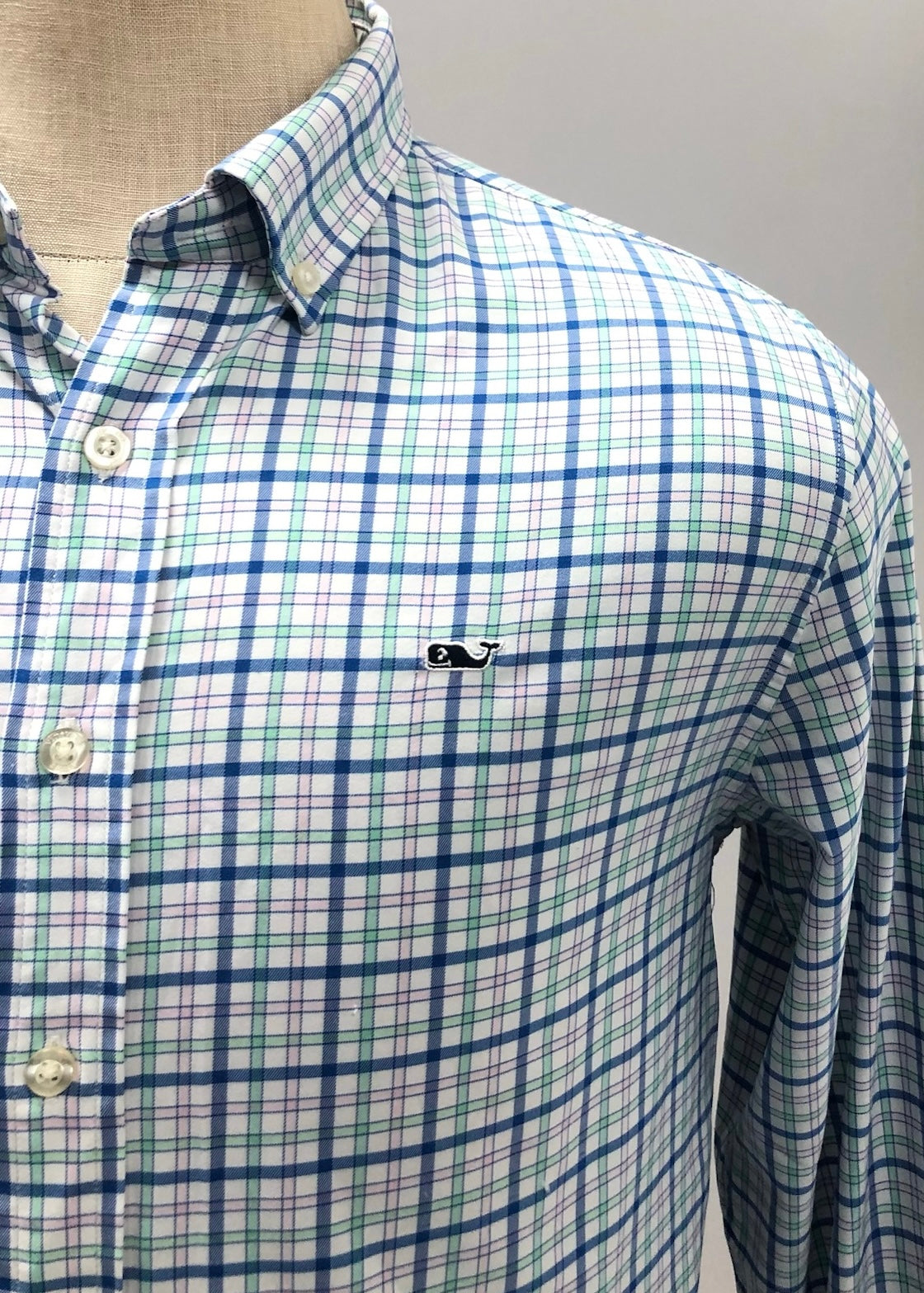 Camisa de niño Vineyard Vines 🐳 color blanco de cuadros en color turquesa, azul y rosado Talla XL Entalle Regular