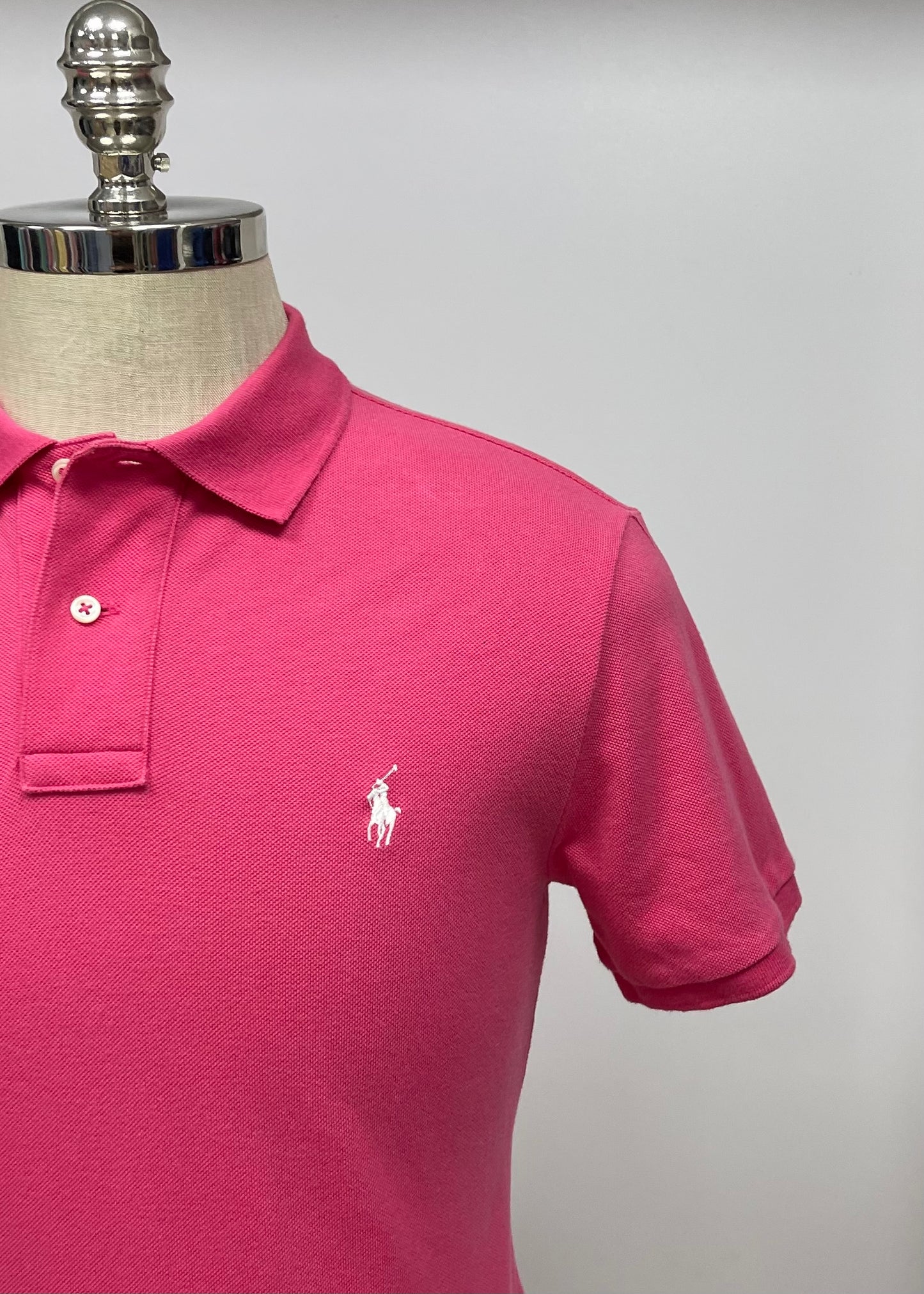 Camiseta Polo Ralph Lauren 🏇🏼color rosado intenso Talla M Entalle Custom Slim Fit