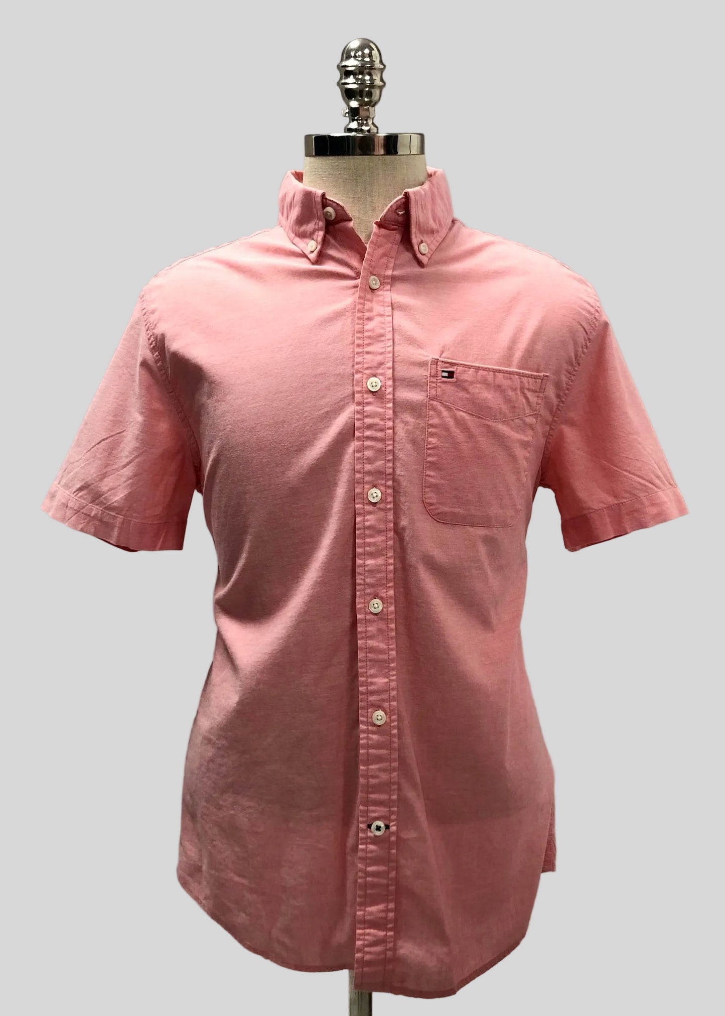 Camisa de botones Tommy Hilfiger 🇺🇸 en color salmón Talla M Entalle Custom