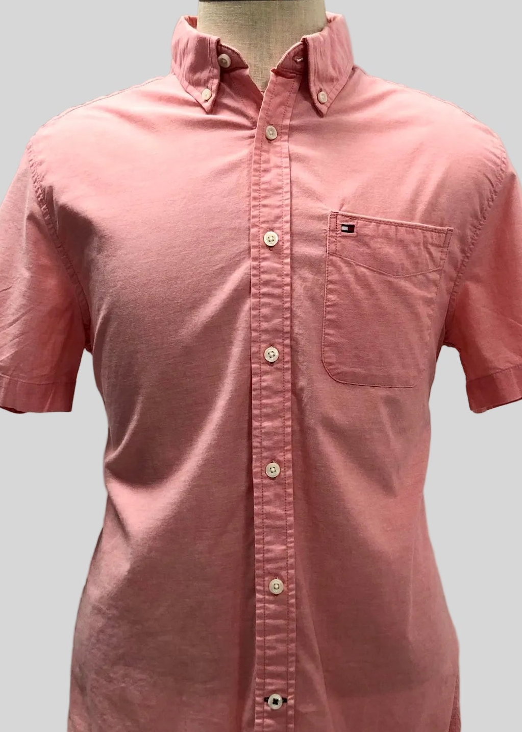 Camisa de botones Tommy Hilfiger 🇺🇸 en color salmón Talla M Entalle Custom