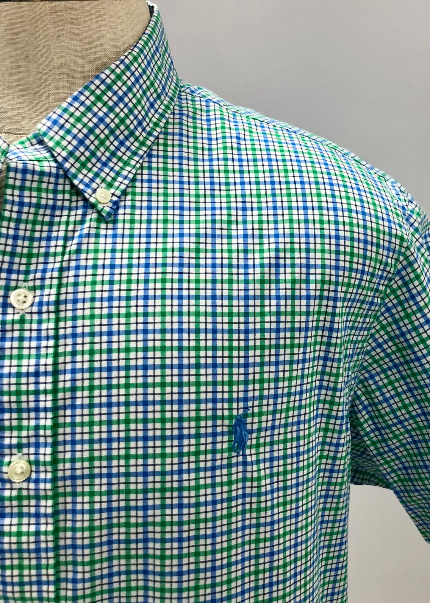 Camisa Polo Ralph Lauren 🏇🏼 color blanco con patrón de cuadros en azul y verde Talla XL Entalle Clásico