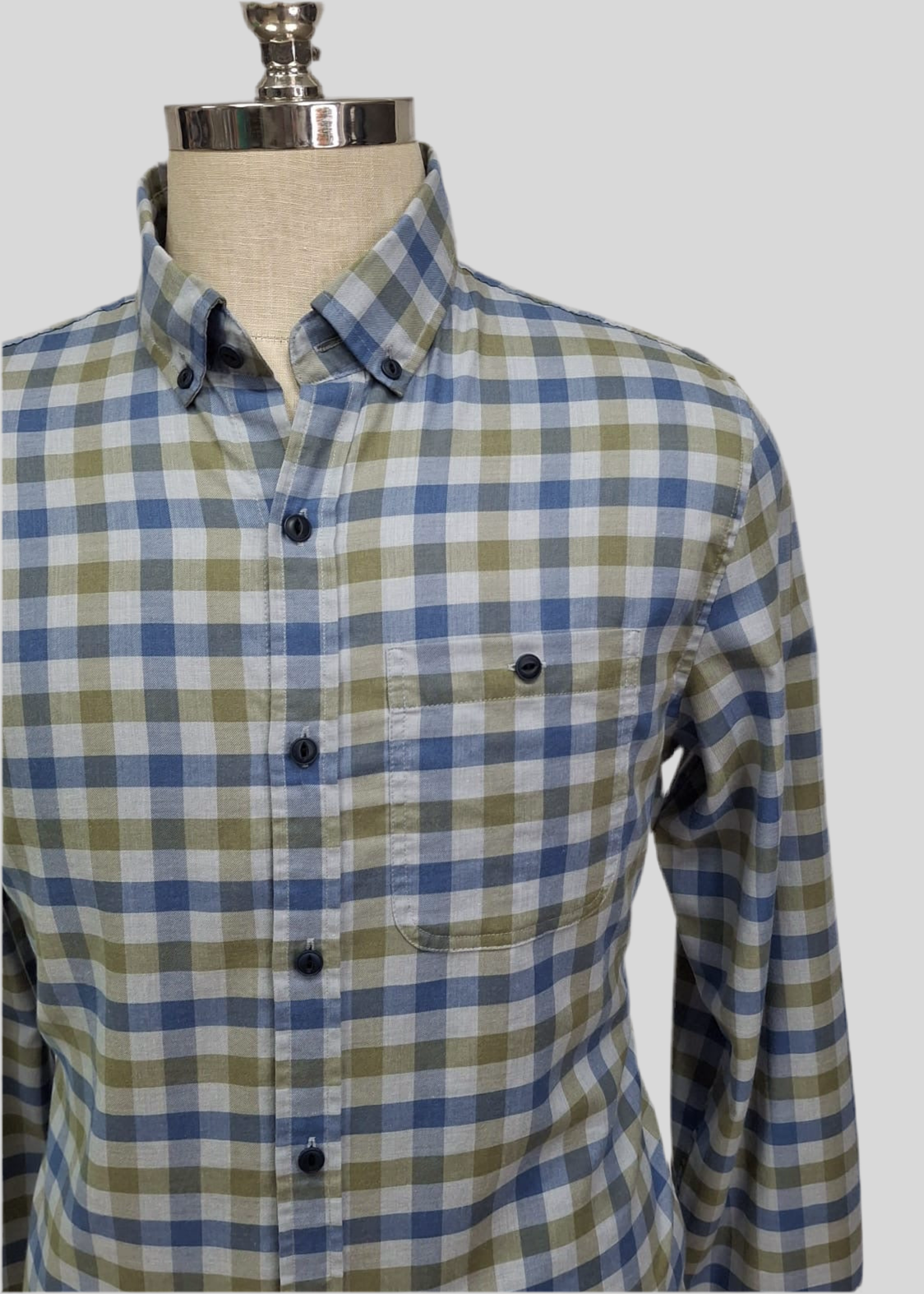 Camisa de botones Vineyard Vines 🐳 de cuadros en color azul, verde oscuro y gris Talla M Entalle Slim Fit