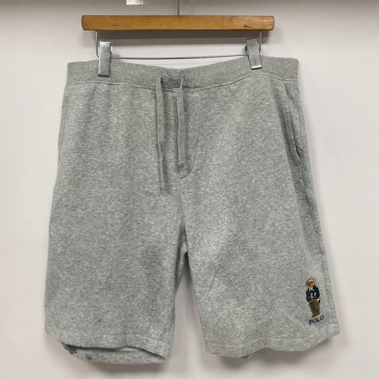 Short Lounge Polo Ralph Lauren 🏇🏼 color gris claro con diseño de Polo Bear Universitario Talla XL