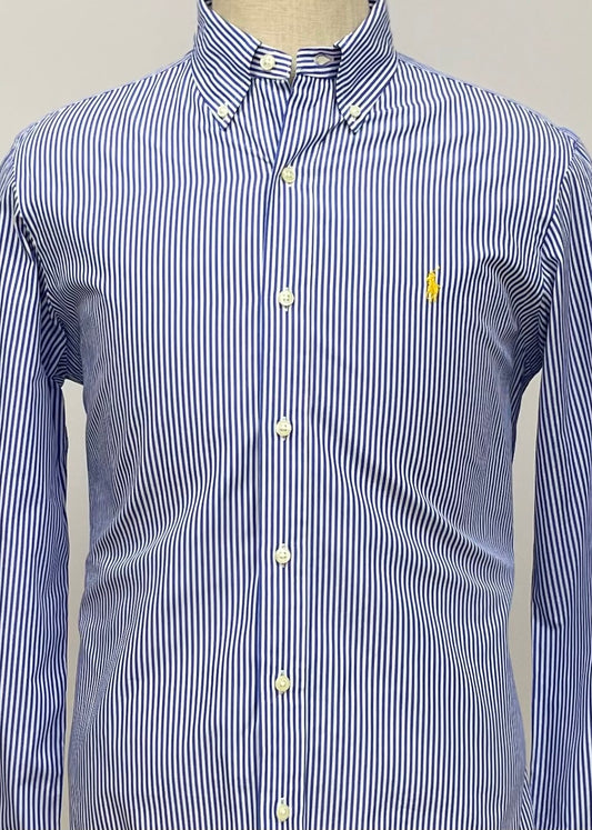 Camisa Polo Ralph Lauren 🏇🏼 color blanco con rayas finas en color azul Talla L Entalle Clásico