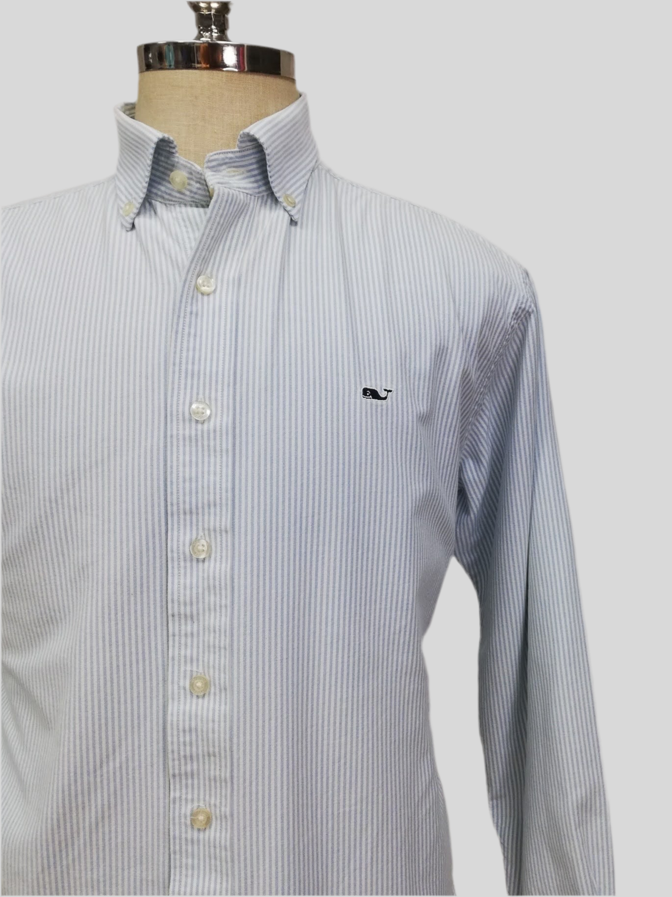 Camisa de botones Vineyard Vines 🐳 Oxford de rayas en color celeste y blanco Talla L Entalle Clásico (ver descripción)
