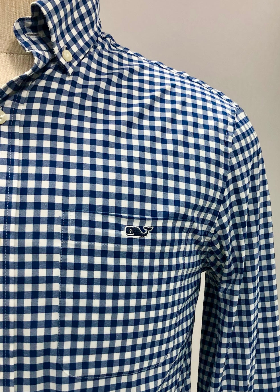 Camisa de botones Vineyard Vines 🐳 con patrón de cuadros gingham en color azul y blanco Talla S Entalle Clásico