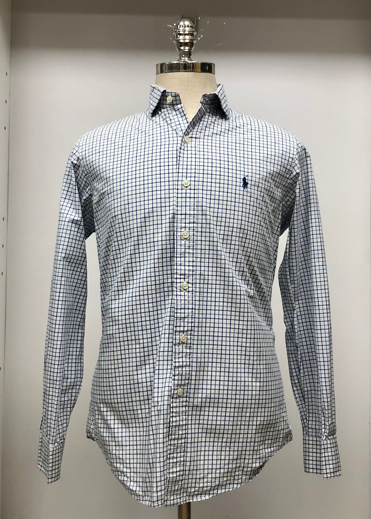 Camisa Polo Ralph Lauren 🏇🏼 color blanco con patrón de cuadros azul y negro Talla M Entalle Regular (ver descripción)