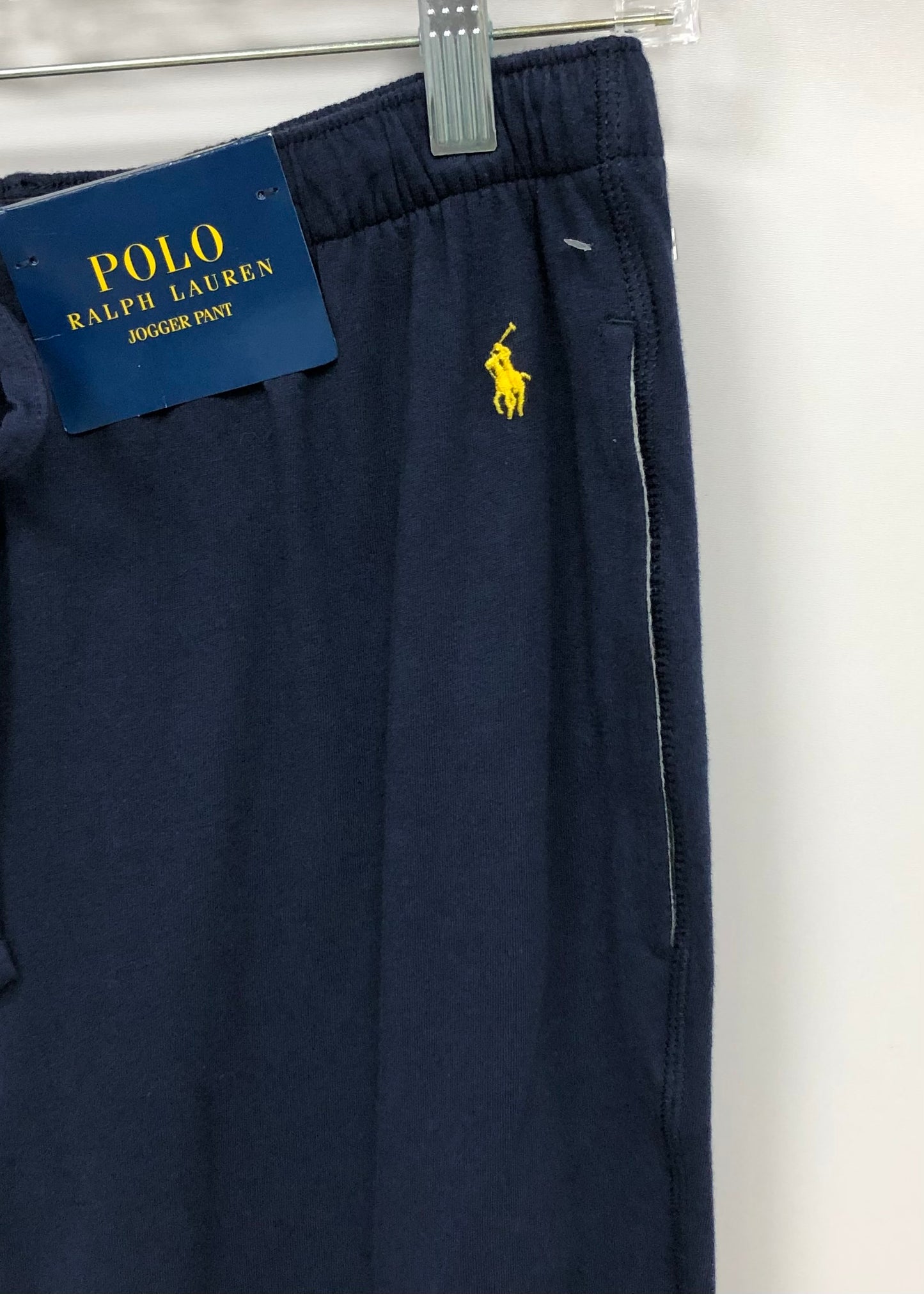 Pantalon Jogger marca Polo Ralph Lauren 🏇🏼 en color azul navy con logotipo en color amarillo Talla M