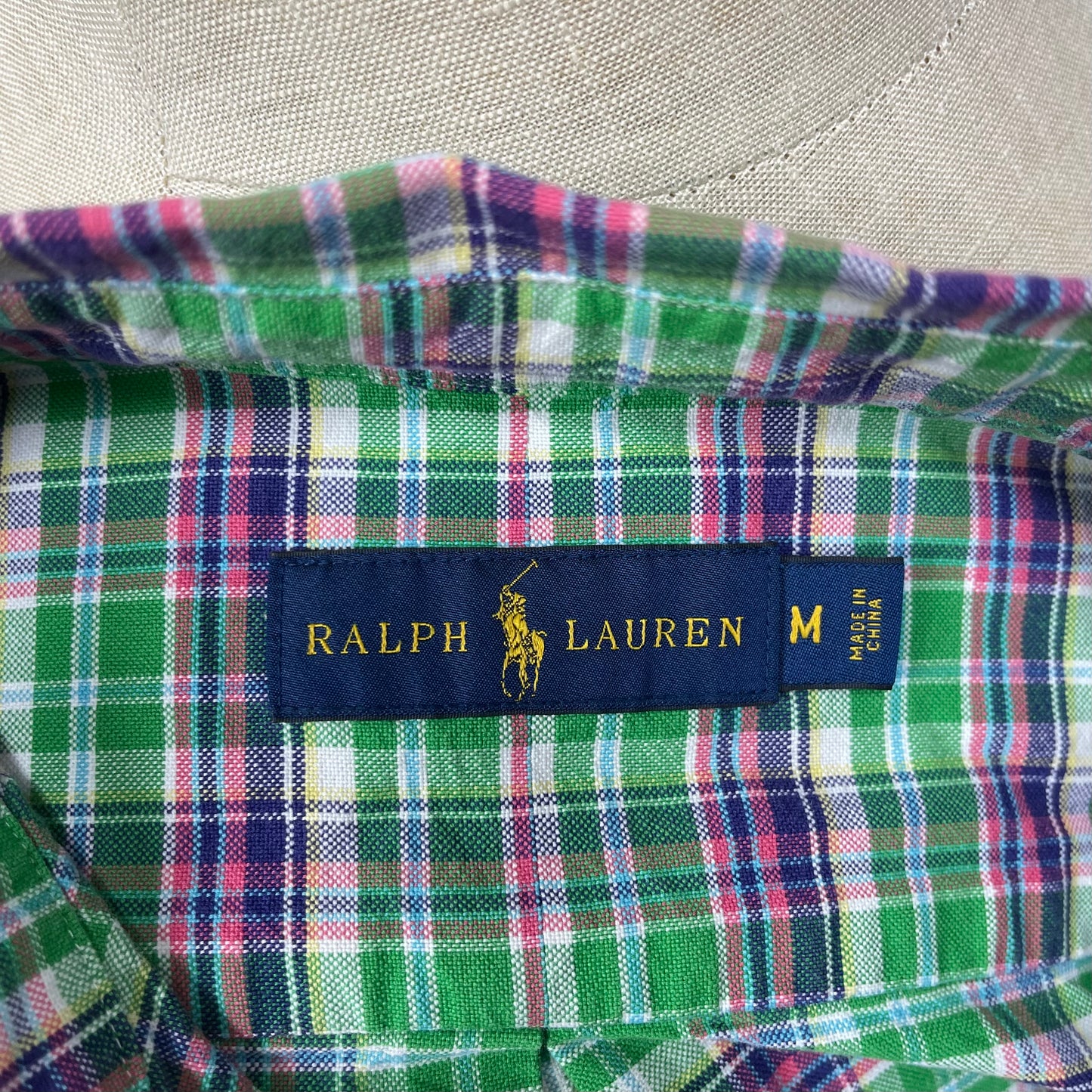 Camisa Polo Ralph Lauren 🏇🏼 Oxford con patron de cuadros tartán en color verde, azul, blanco y rosado Talla M Entalle Regular