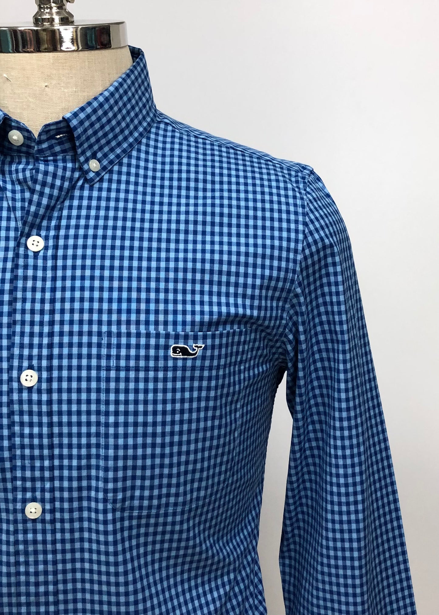 Camisa de botones Vineyard Vines 🐳 con patrón de cuadros gingham en color azul y celeste Talla S Entalle Slim Fit