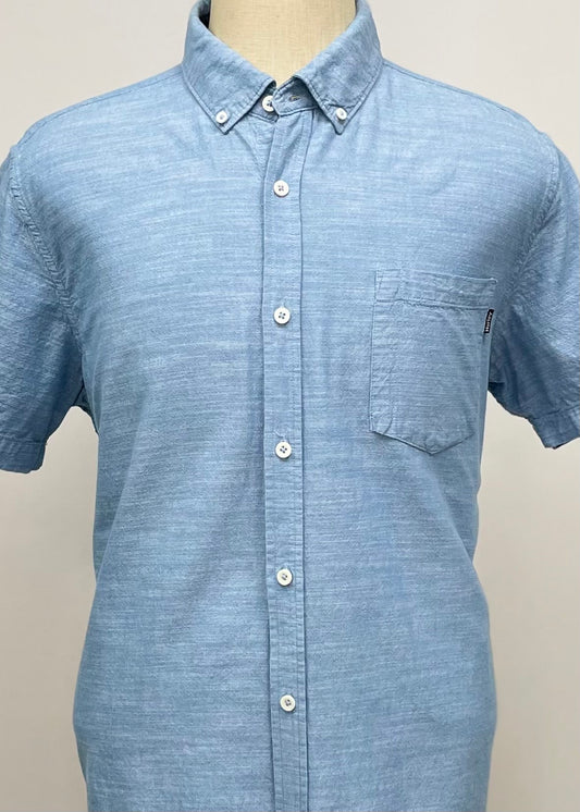 Camisa de botones Hurley 🏄🏽‍♂️ color azul grisáceo con Talla XL Entalle Regular