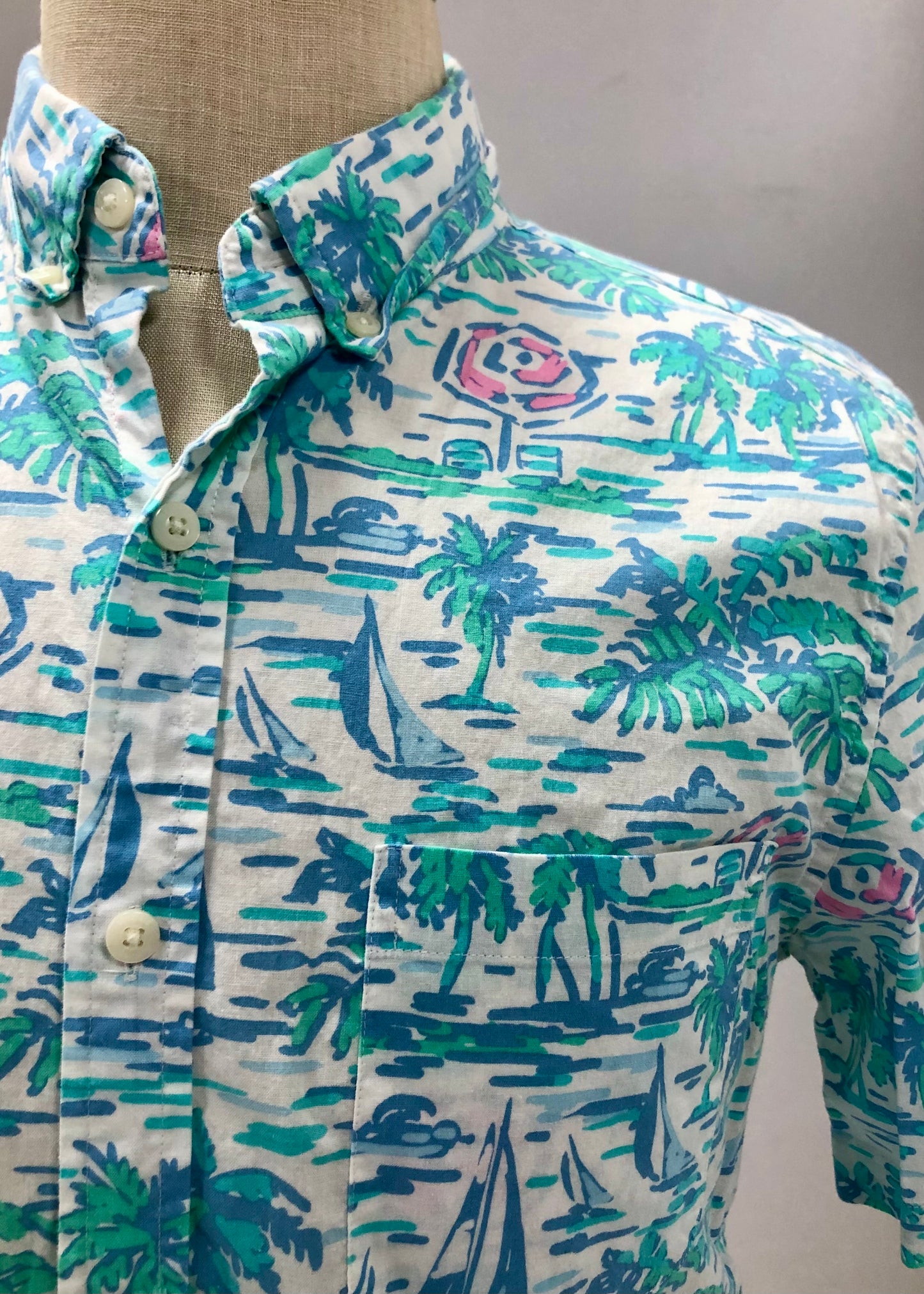 Camisa de botones Vineyard Vines 🐳 color blanco con diseño de Islas en color verde Talla M Entalle Slim Fit