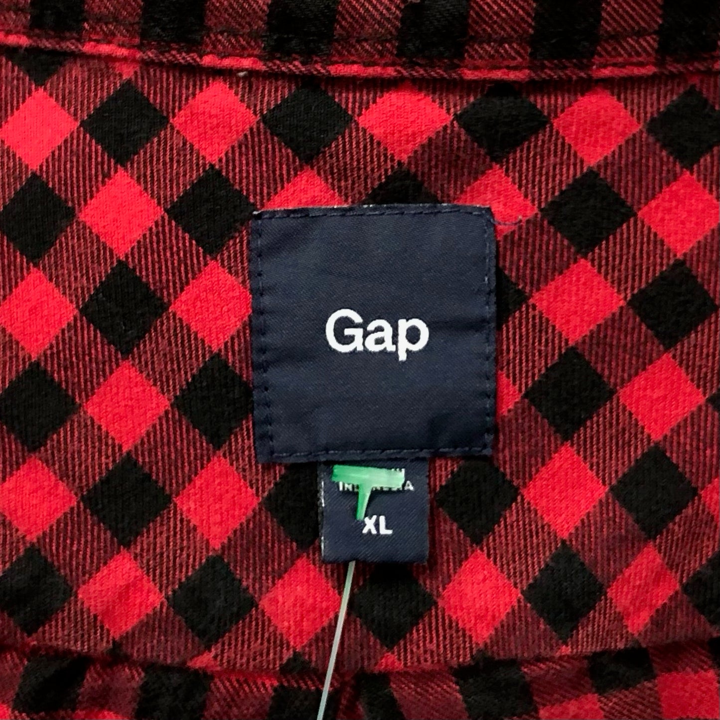 Camisa de botones GAP 🇺🇸 de cuadros en color rojo y negro Talla XL Entalle Regular