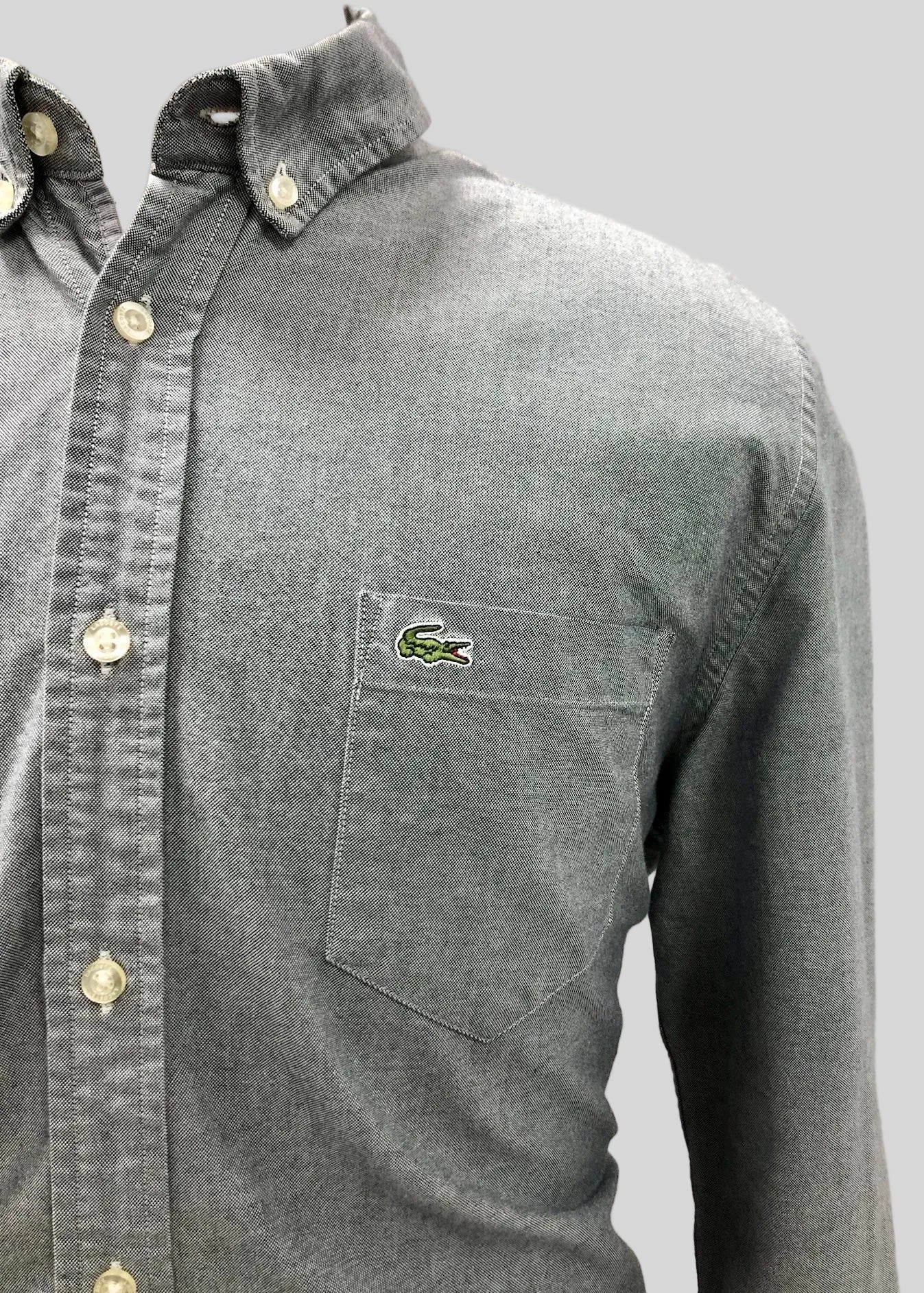 Camisa de botones Lacoste 🐊 Oxford color gris oscuro Talla L Entalle Regular