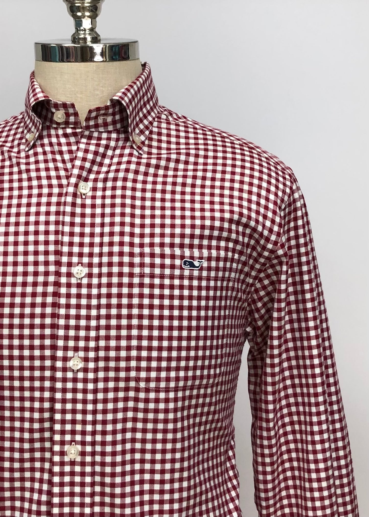 Camisa Vineyard Vines 🐳 con patron de cuadros gingham en color rojo oscuro y blanco Talla S Entalle Regular