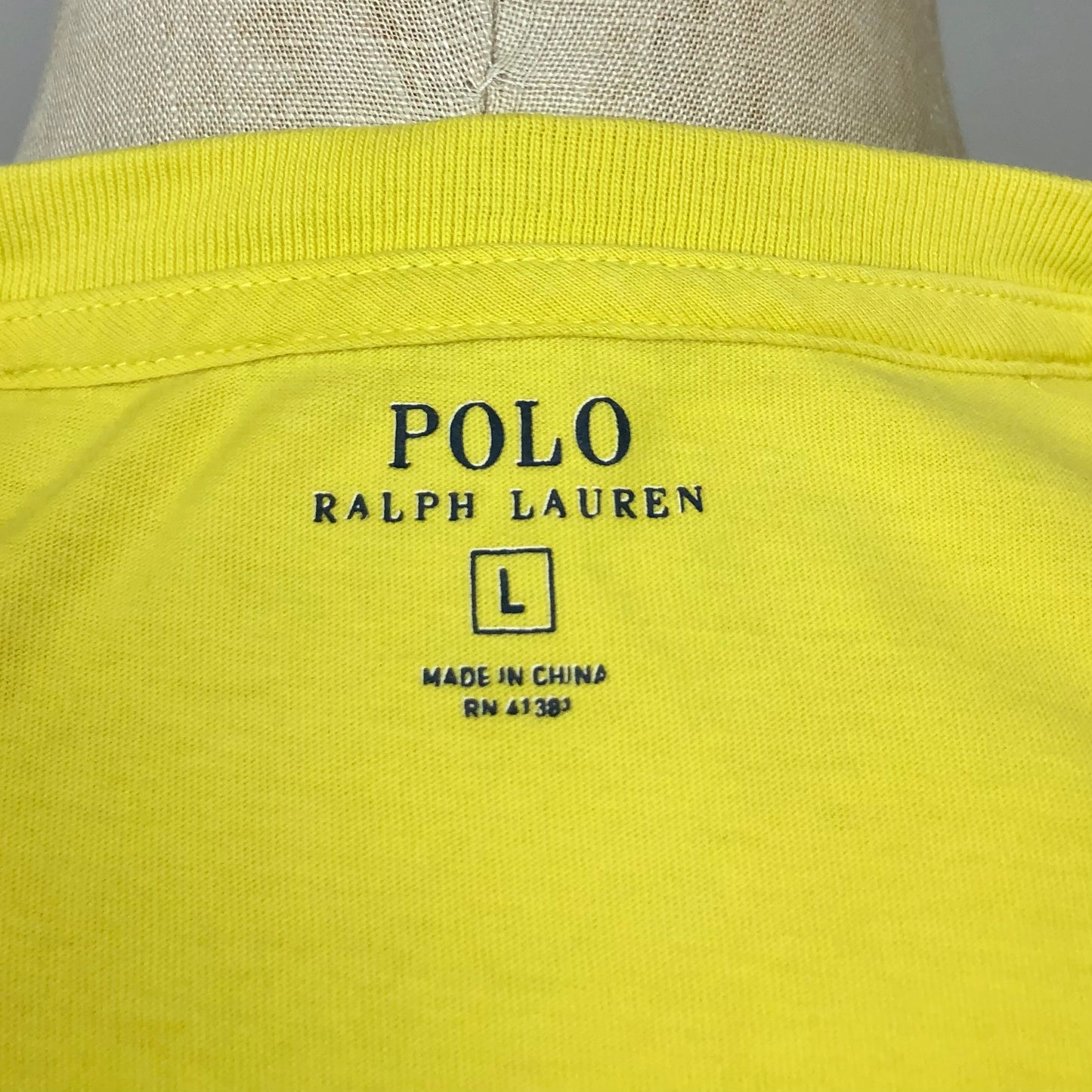 Camiseta cuello redondo Polo Ralph Lauren 🏇🏼 color amarillo intenso y diseño con bolsillo Talla L