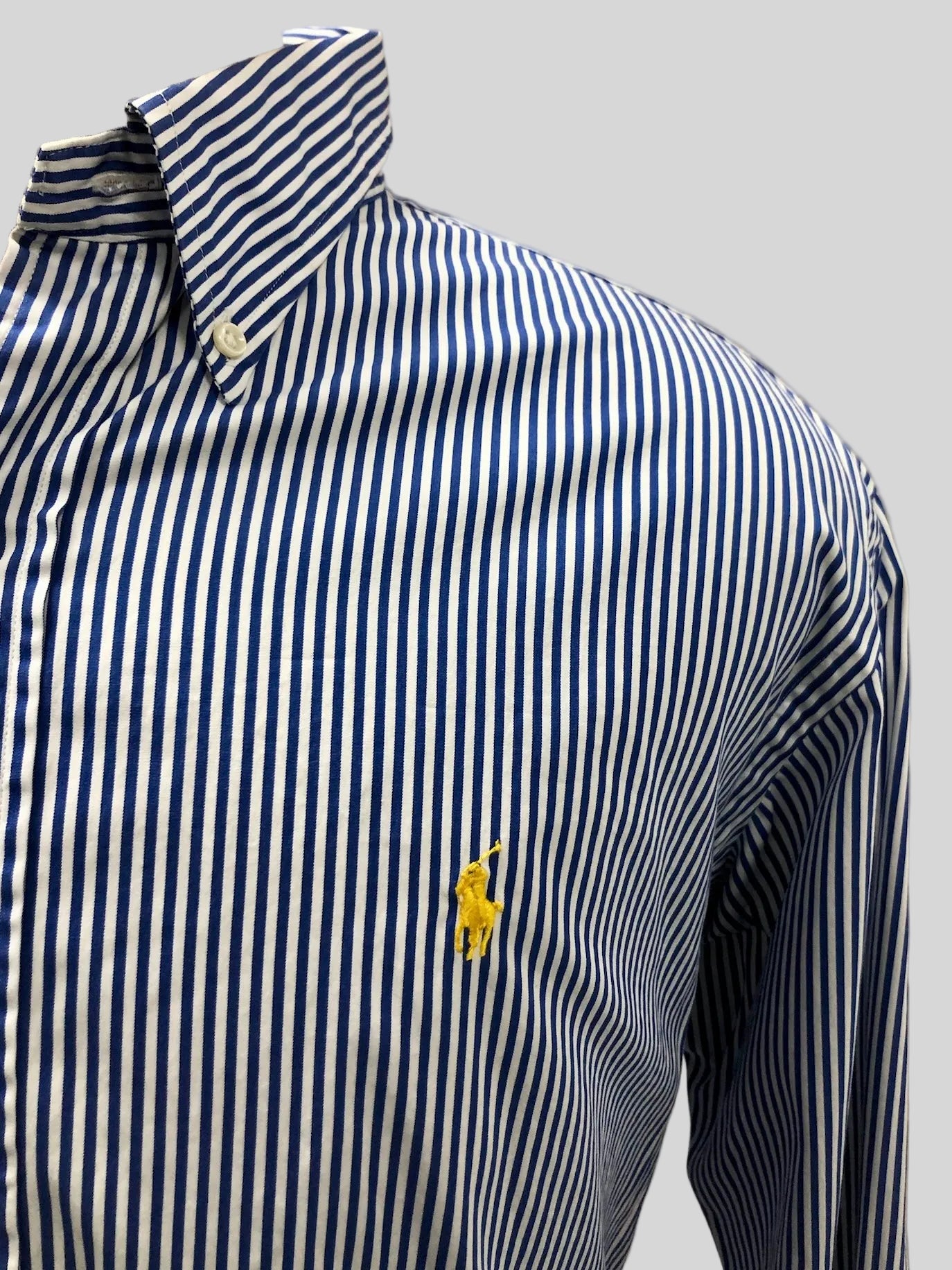 Camisa de botones Polo Ralph Lauren 🏇🏼 de rayas en color azul navy y blanco Talla XL Entalle Custom Fit
