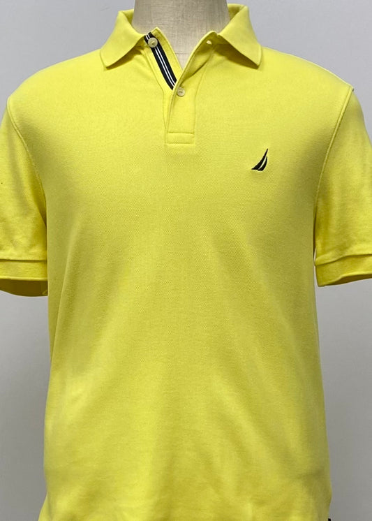 Camiseta Polo Nautica ⚓️ Performance color amarillo intenso Talla M Entalle Clásico