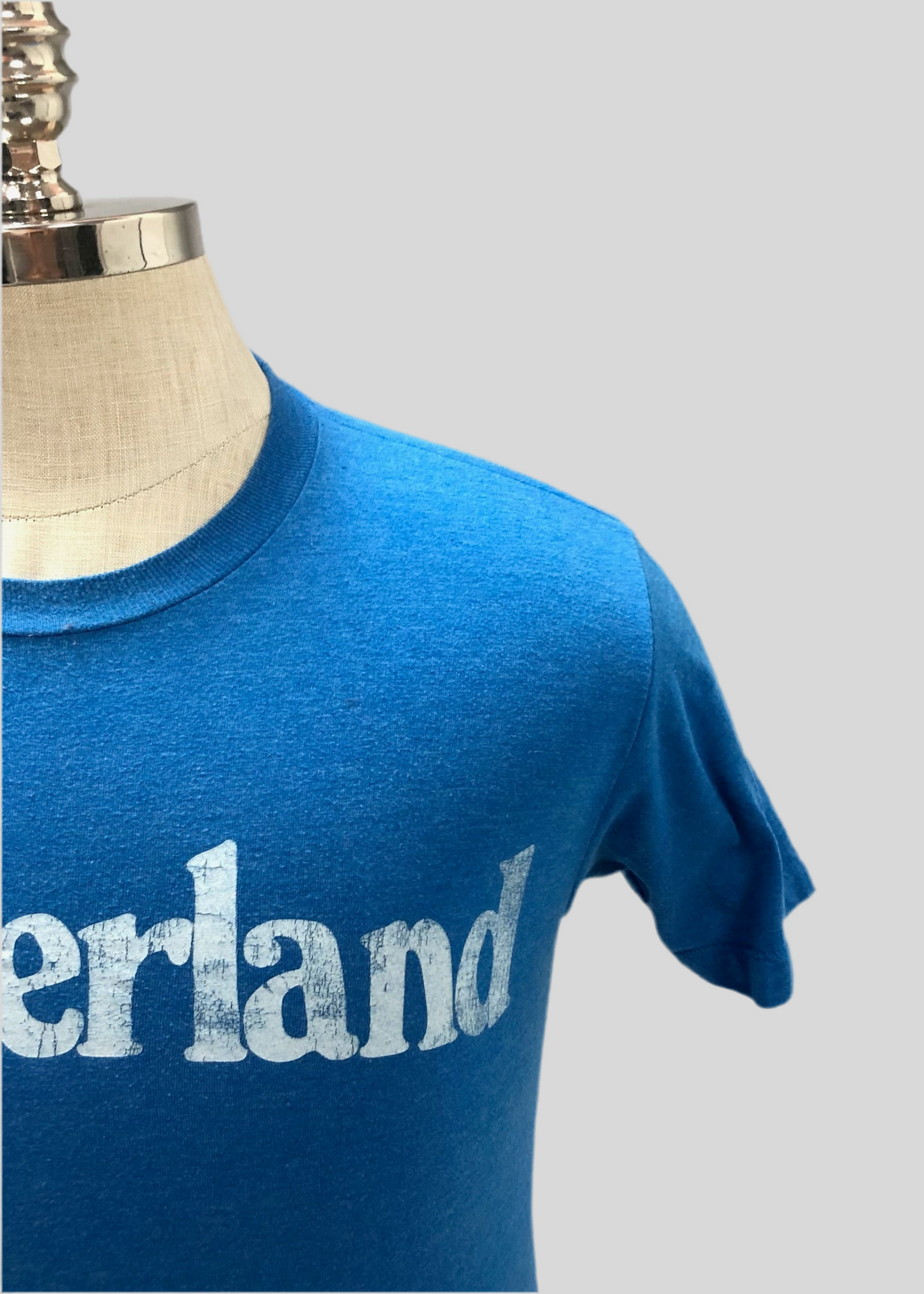 Camiseta cuello redondo Timberland ⛰️  color azul y logo en letras en blanco Talla S (ver descripción)