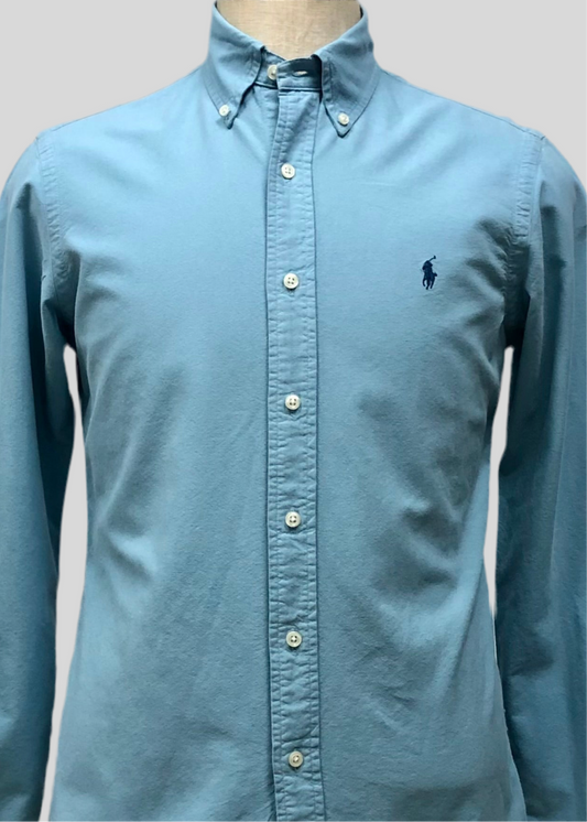 Camisa de botones Polo Ralph Lauren 🏇🏼 Oxford en color celeste oscuro Talla S Entalle regular