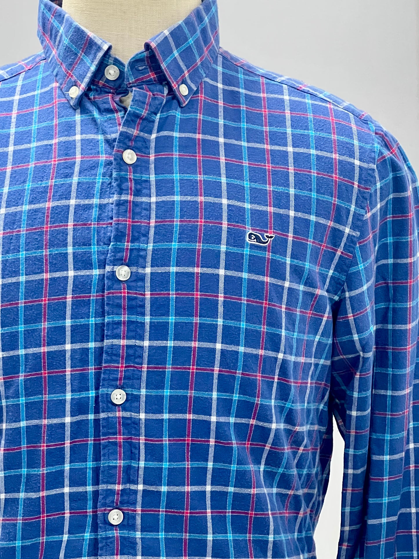 Camisa Vineyard Vines 🐳 color azul de cuadros en color rojo, turquesa y blanco Talla M Entalle Regular