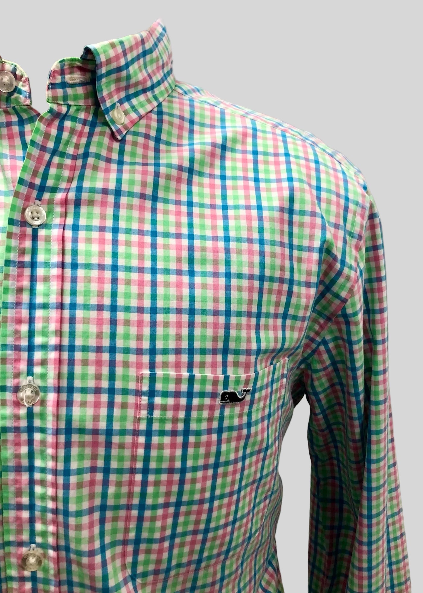 Camisa de botones Vineyard Vines 🐳 color blanco de cuadros en rosado, azul y verde Talla M Entalle Clásico