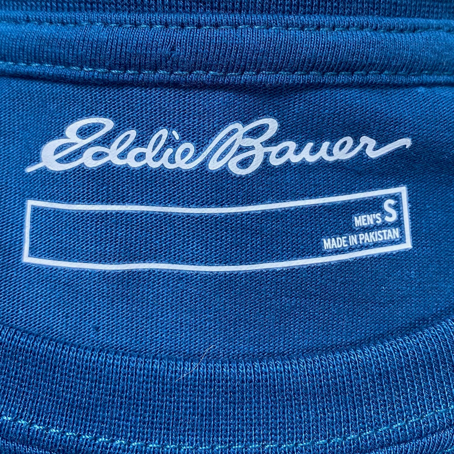 Camiseta cuello redondo Eddie  Bauer color azul con Diseño de ballena en azul Talla S
