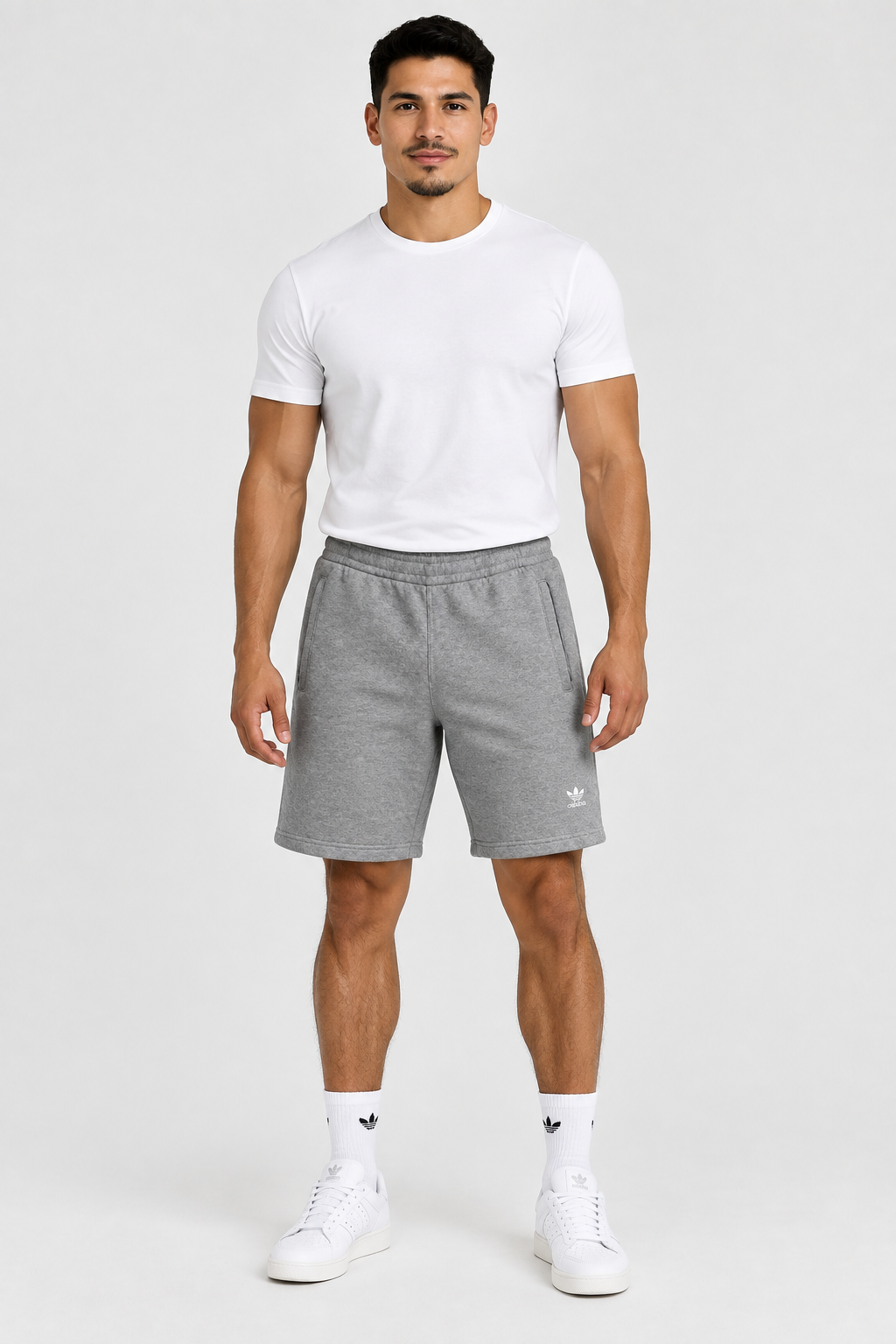 Short Lounge Adidas 🏃🏻‍♂️ color Gris con logo bordado blanco talla M