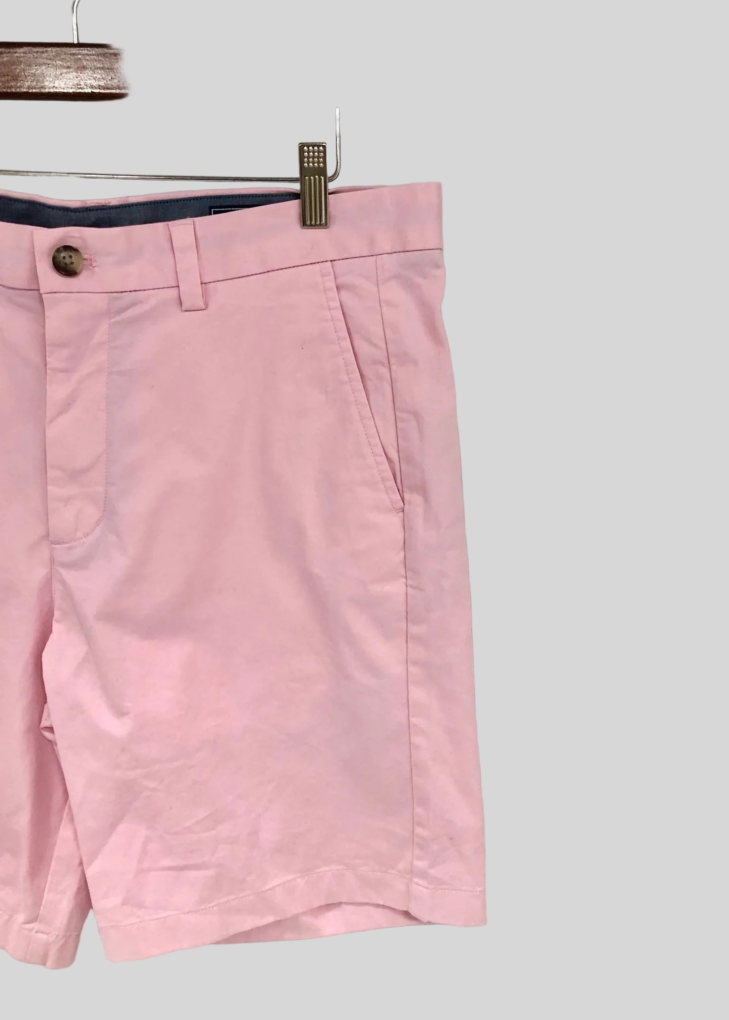 Short Casual Vineyard Vines 🐳 color rosado claro talla 33