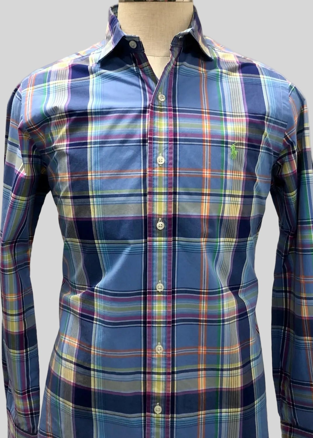 Camisa Polo Ralph Lauren 🏇🏼 con patrón de cuadros tartán azul, celeste y naranja Talla M Entalle Regular