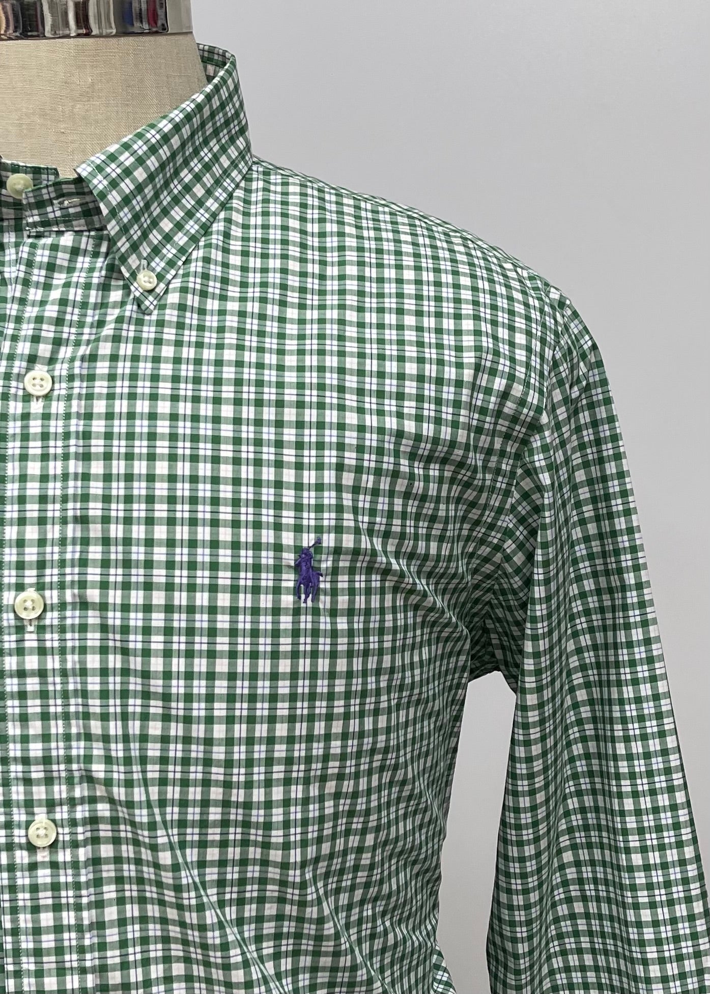 Camisa Polo Ralph Lauren 🏇🏼 Color blanco de cuadros en color verde y azul Talla L Entalle Regular