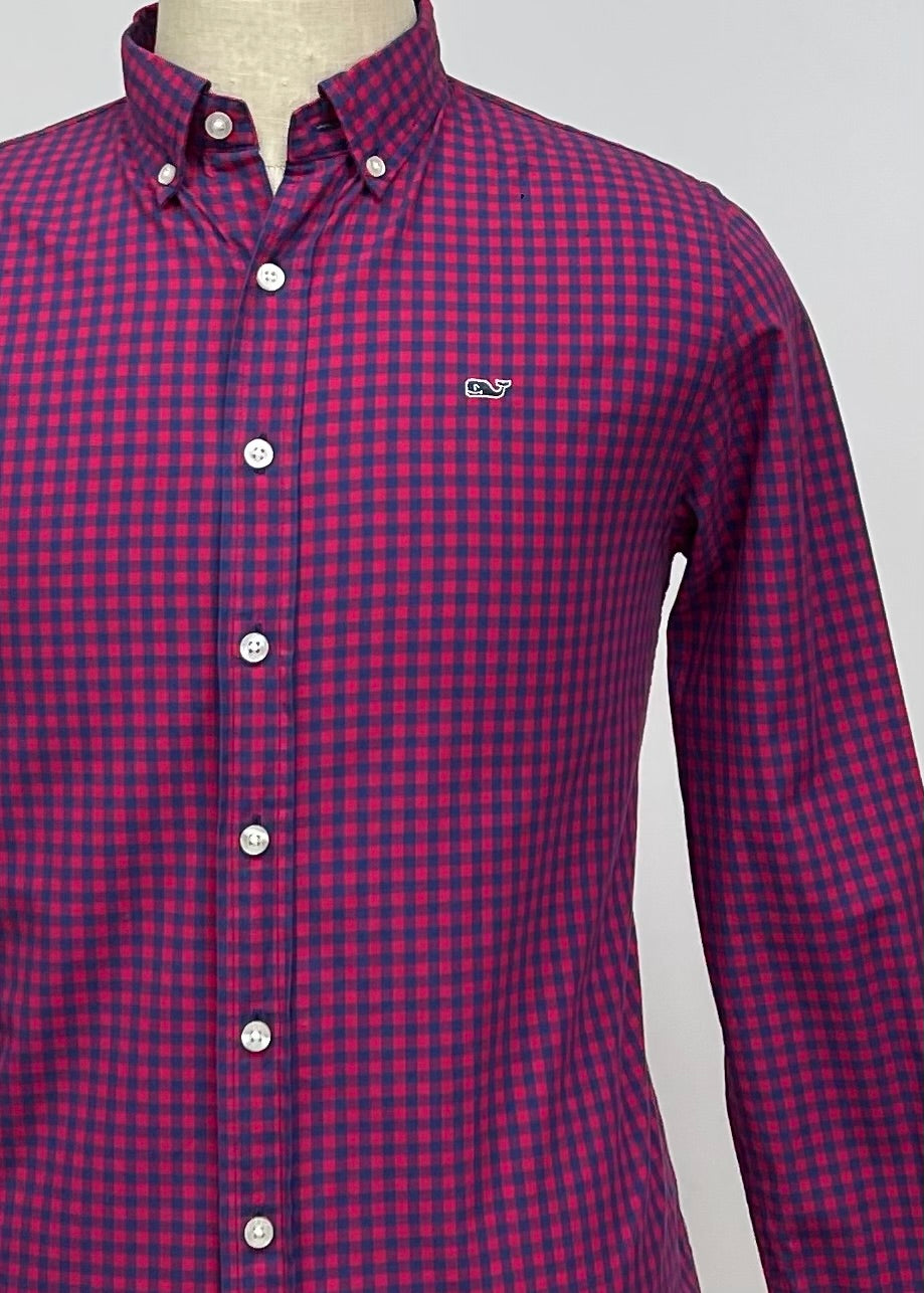 Camisa de niño Vineyard Vines 🐳 con patrón de cuadros en color rojo y azul Talla XL Entalle Regular