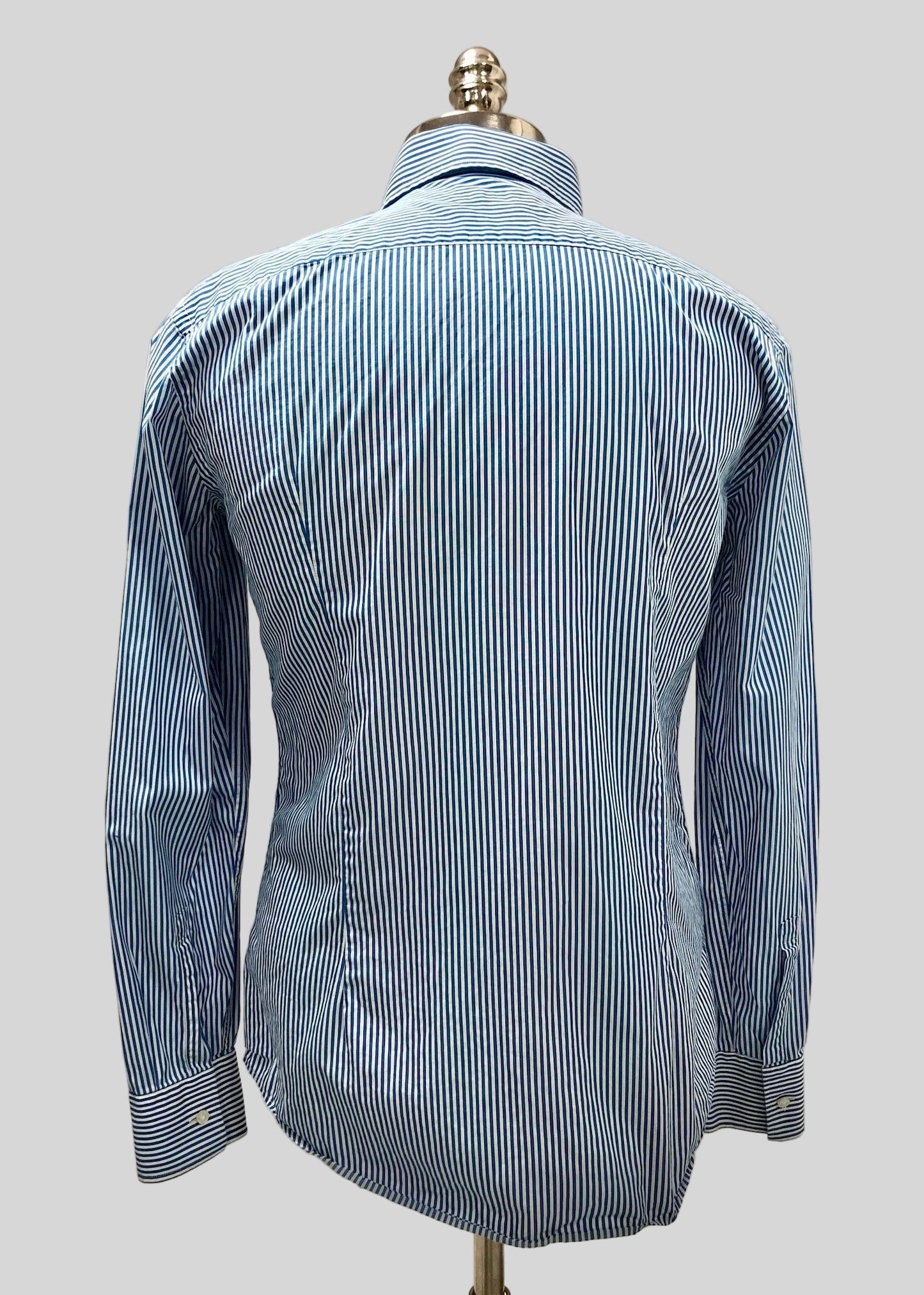 Camisa de botones Hugo Boss 🇩🇪 con patrón de rayas en azul y blanco Talla M Entalle Slim Fit (ver descripción)