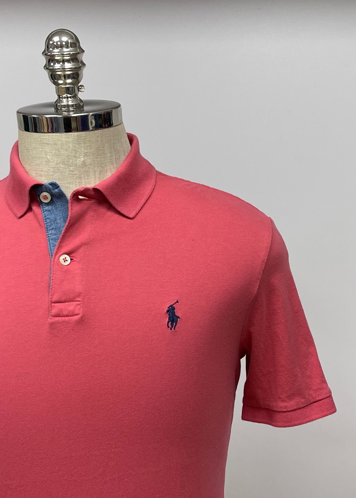 Camiseta Polo Ralph Lauren 🏇🏼 color rosado magenta Talla S Entalle Clásico