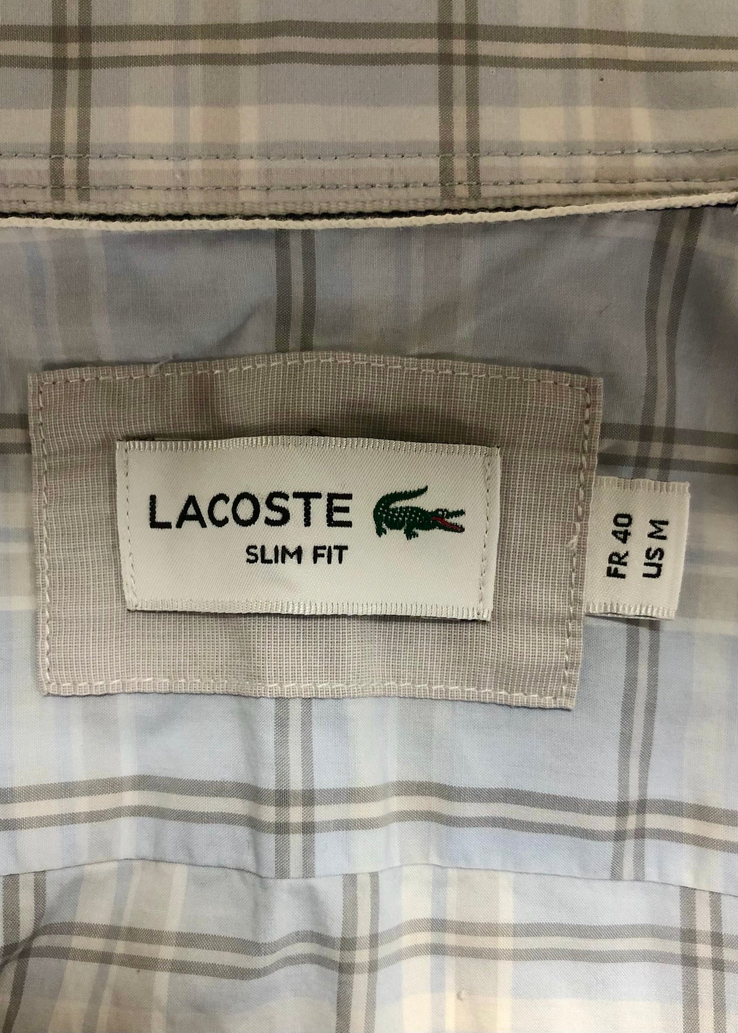 Camisa de botones Lacoste 🐊 de cuadros en celeste, gris y blanco Talla M Entalle Slim Fit (ver descripción)