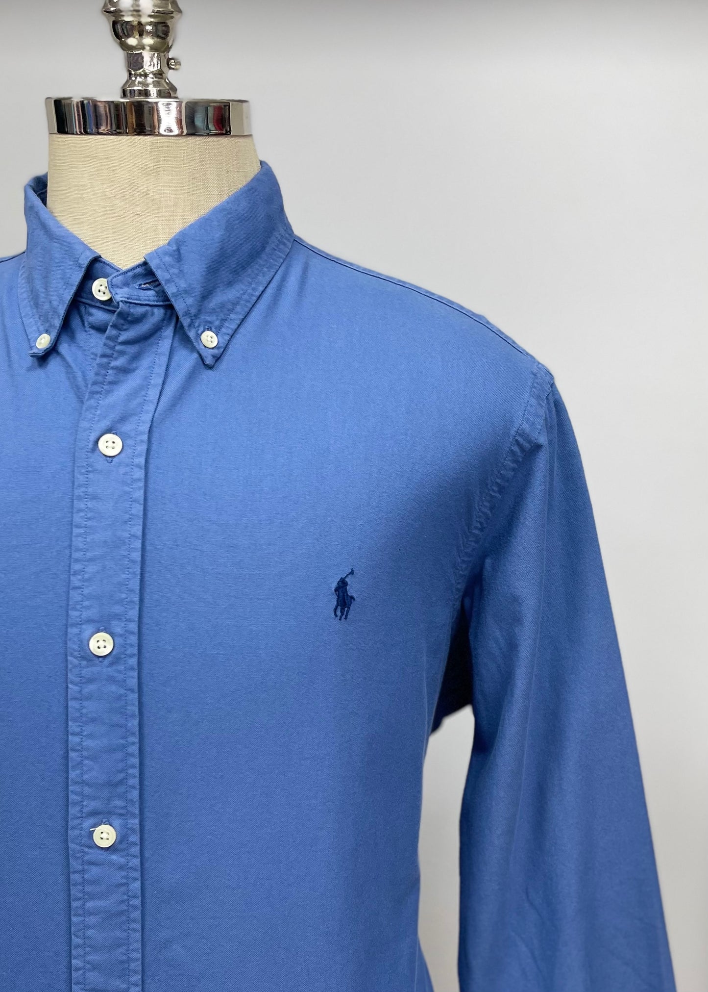 Camisa de botones Polo Ralph Lauren 🏇🏼 Oxford en color azul grisaceo Talla XL Entalle Clásico