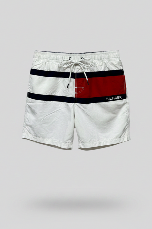 Short de baño Tommy Hilfiger 🇺🇸 color blanco y logo en color rojo, azul y blanco talla L