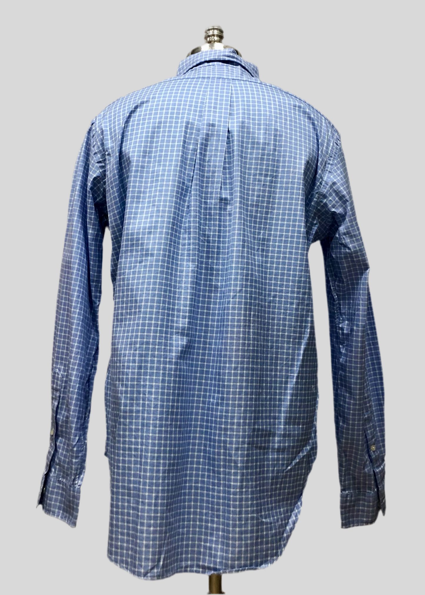 Camisa Polo Ralph Lauren 🏇🏼 color Celeste con patron de cuadros en blanco Talla L Entalle Clásico