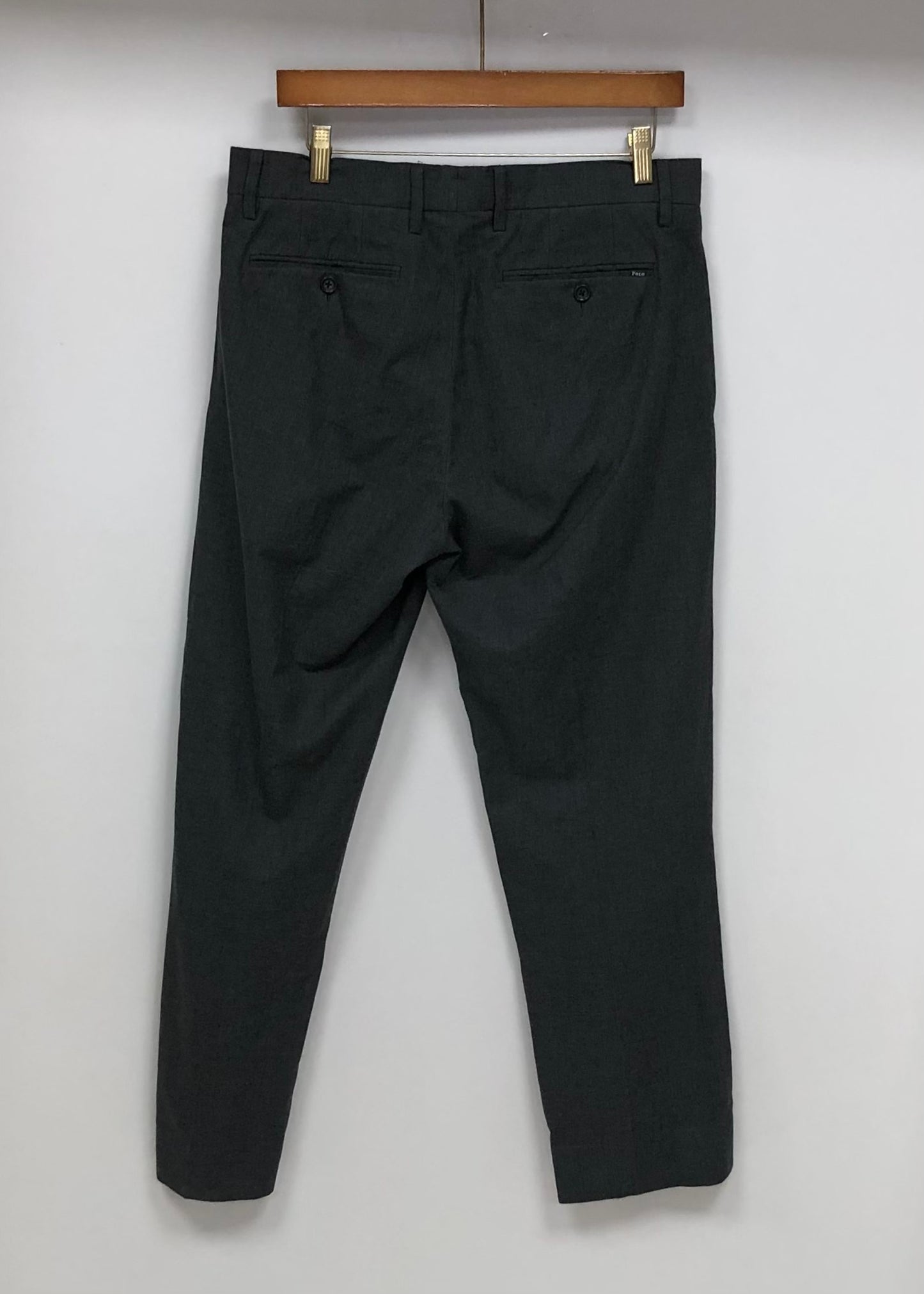 Pantalon de vestir Polo Ralph Lauren Color gris oscuro Talla 33 Corte Stretch Straight Fit (Recto)