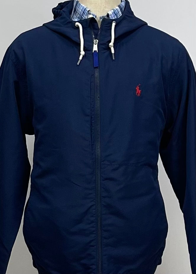 Jacket con capucha Polo Ralph Lauren 🏇🏼 color azul navy y con zíper completo y logo en color rojo Talla L