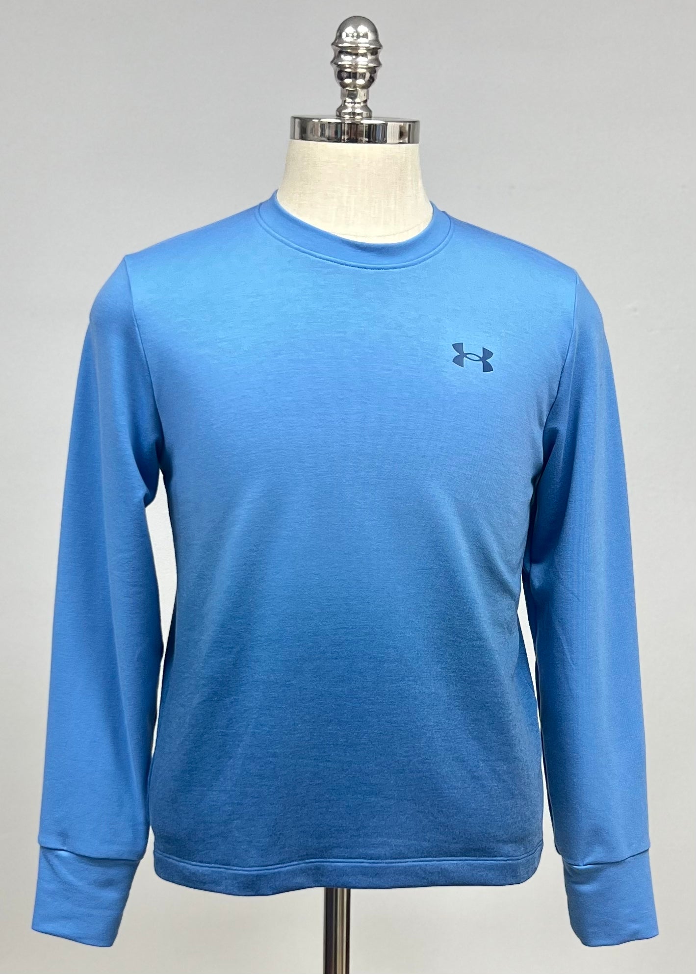 Camiseta cuello redondo Under Armour 🏋🏽 color azul con diseño degradado manga larga Talla S